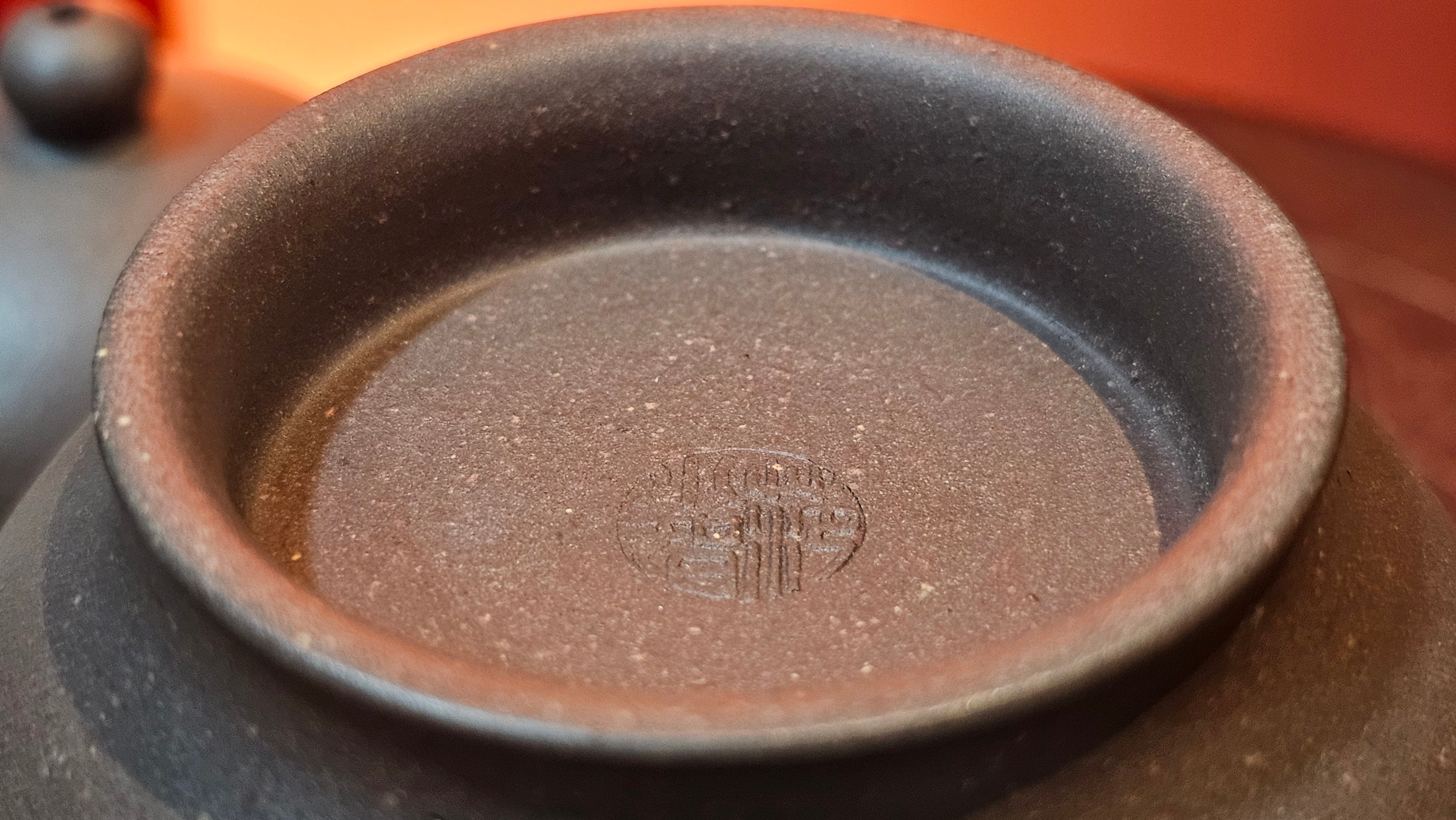 Gao Pan 高番, 134.3ml (very well-weighted bottom, stable!), Tai Xi Zi Ni (Gao Wen) 台西紫泥(高温), by our Craftsman Fan Xiao Zhi 范小智 ~!Congratulations to Mr H.H.! 1738hrs 3rd Sept 2025, Amsterdam, The Netherlands🇳🇱!