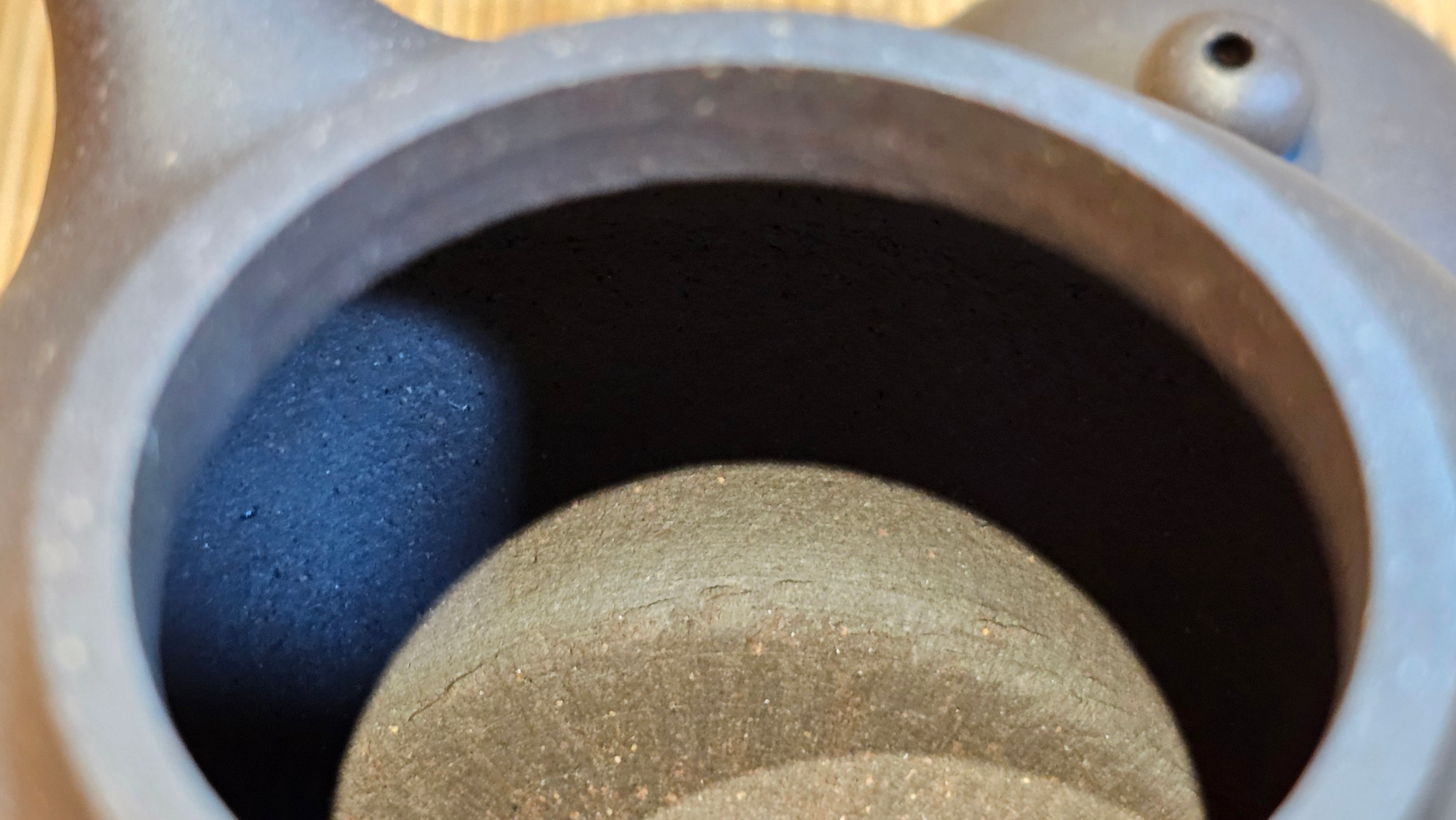 Gao Pan 高番, 134.3ml (very well-weighted bottom, stable!), Tai Xi Zi Ni (Gao Wen) 台西紫泥(高温), by our Craftsman Fan Xiao Zhi 范小智 ~!Congratulations to Mr H.H.! 1738hrs 3rd Sept 2025, Amsterdam, The Netherlands🇳🇱!