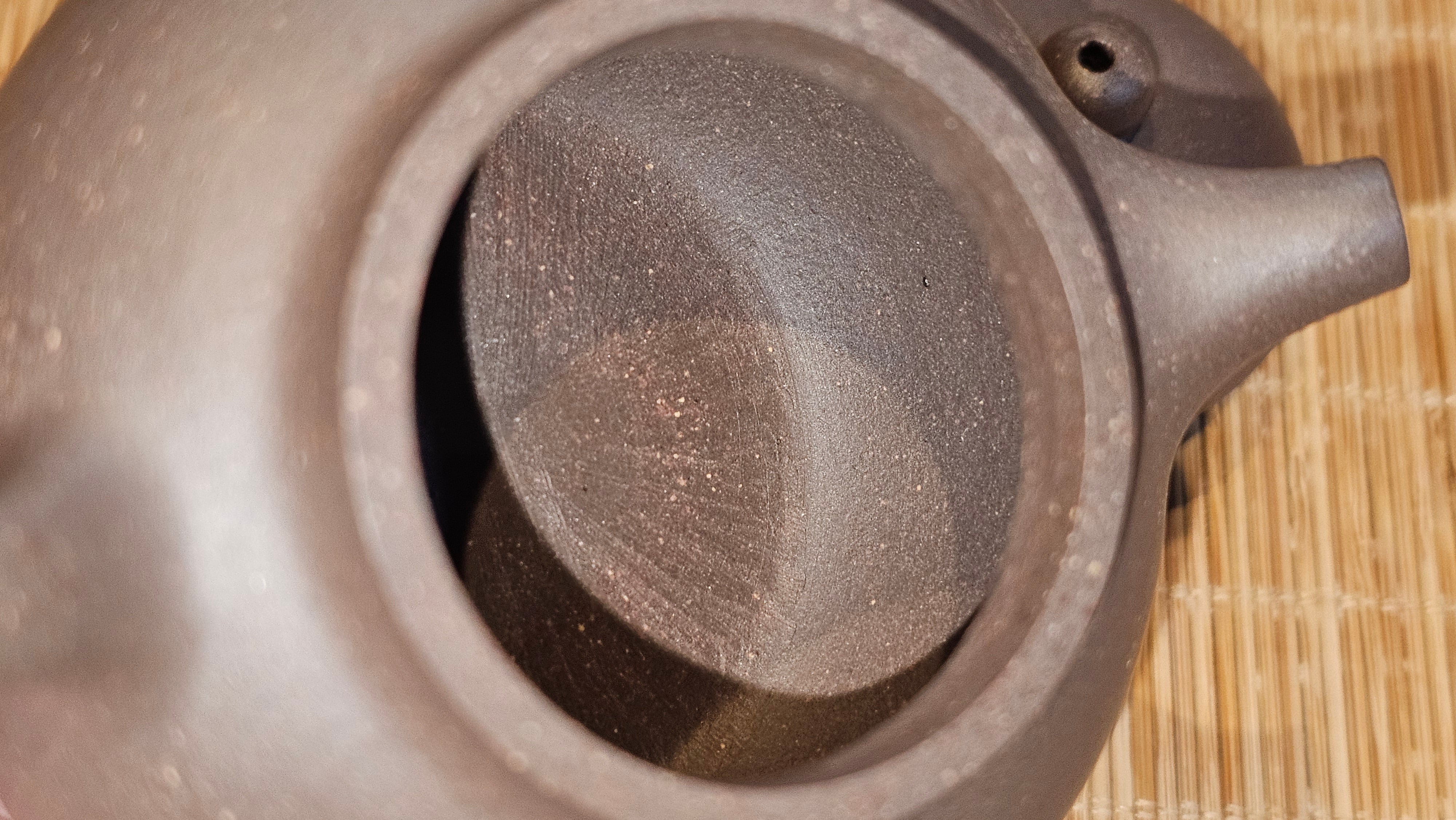 Gao Pan 高番, 134.3ml (very well-weighted bottom, stable!), Tai Xi Zi Ni (Gao Wen) 台西紫泥(高温), by our Craftsman Fan Xiao Zhi 范小智 ~!Congratulations to Mr H.H.! 1738hrs 3rd Sept 2025, Amsterdam, The Netherlands🇳🇱!