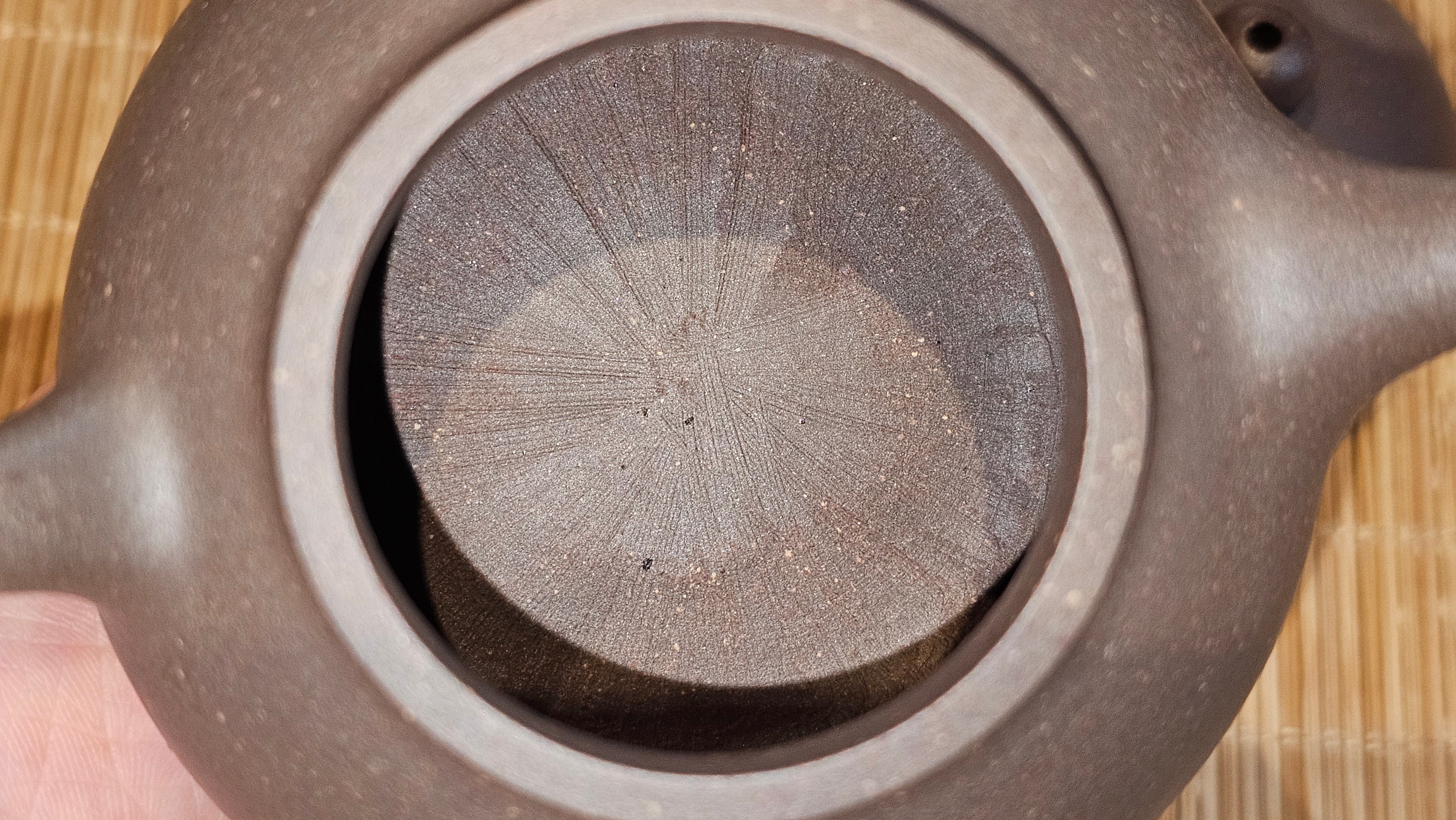 Gao Pan 高番, 134.3ml (very well-weighted bottom, stable!), Tai Xi Zi Ni (Gao Wen) 台西紫泥(高温), by our Craftsman Fan Xiao Zhi 范小智 ~!Congratulations to Mr H.H.! 1738hrs 3rd Sept 2025, Amsterdam, The Netherlands🇳🇱!