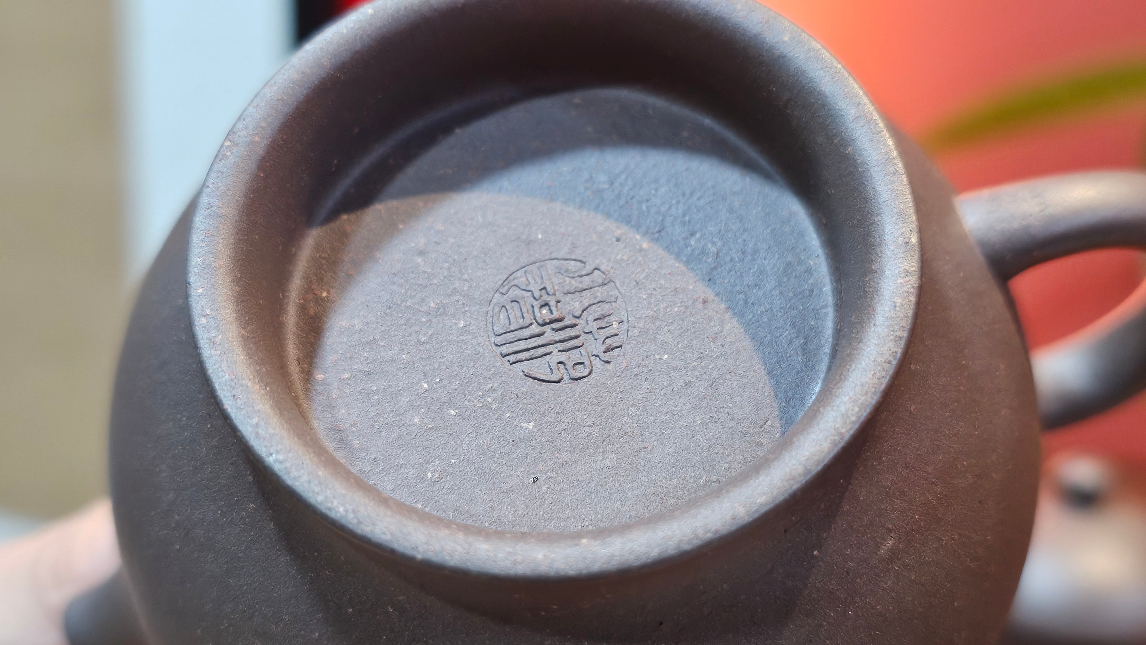 Gao Pan 高番, 134.3ml (very well-weighted bottom, stable!), Tai Xi Zi Ni (Gao Wen) 台西紫泥(高温), by our Craftsman Fan Xiao Zhi 范小智 ~!Congratulations to Mr H.H.! 1738hrs 3rd Sept 2025, Amsterdam, The Netherlands🇳🇱!