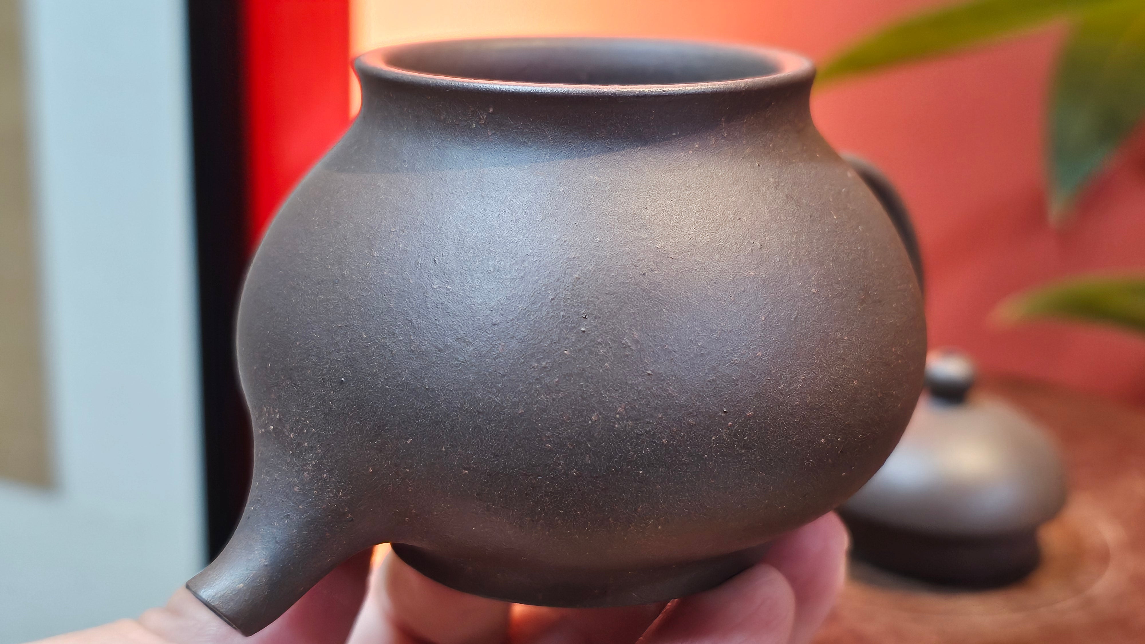 Gao Pan 高番, 134.3ml (very well-weighted bottom, stable!), Tai Xi Zi Ni (Gao Wen) 台西紫泥(高温), by our Craftsman Fan Xiao Zhi 范小智 ~!Congratulations to Mr H.H.! 1738hrs 3rd Sept 2025, Amsterdam, The Netherlands🇳🇱!