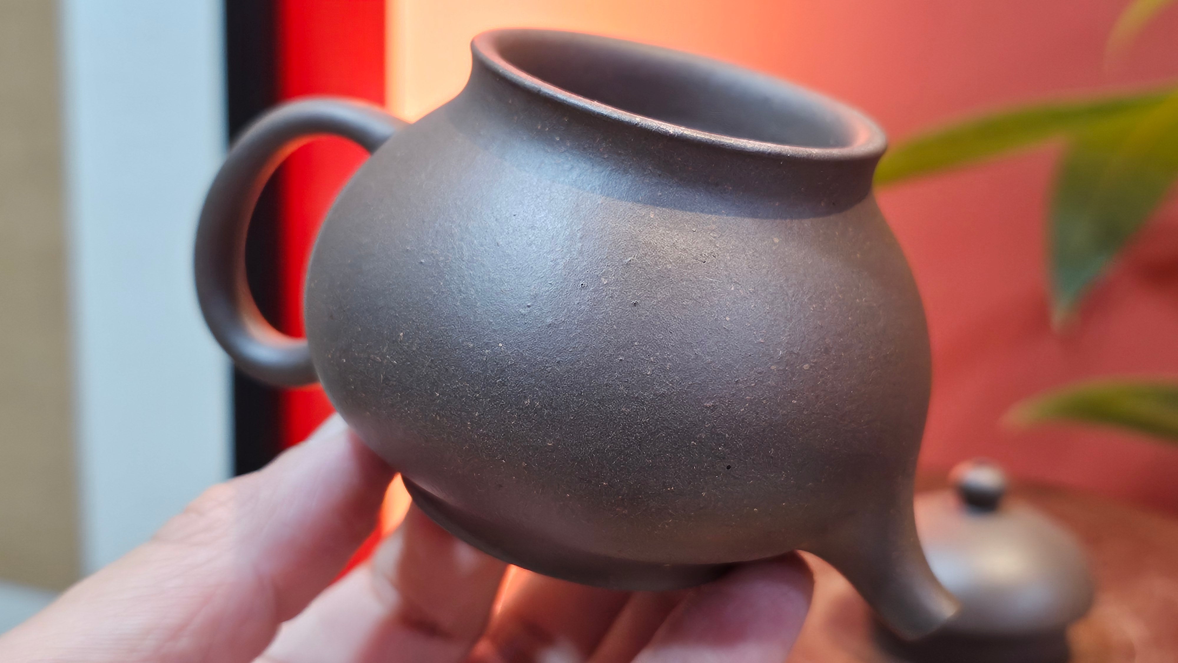 Gao Pan 高番, 134.3ml (very well-weighted bottom, stable!), Tai Xi Zi Ni (Gao Wen) 台西紫泥(高温), by our Craftsman Fan Xiao Zhi 范小智 ~!Congratulations to Mr H.H.! 1738hrs 3rd Sept 2025, Amsterdam, The Netherlands🇳🇱!