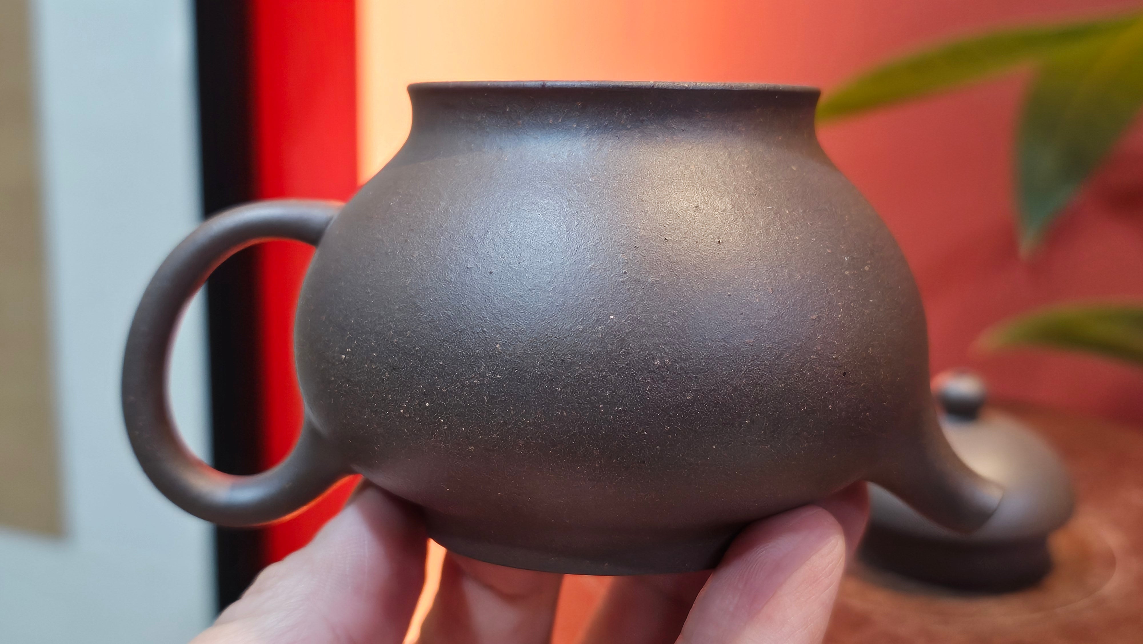 Gao Pan 高番, 134.3ml (very well-weighted bottom, stable!), Tai Xi Zi Ni (Gao Wen) 台西紫泥(高温), by our Craftsman Fan Xiao Zhi 范小智 ~!Congratulations to Mr H.H.! 1738hrs 3rd Sept 2025, Amsterdam, The Netherlands🇳🇱!