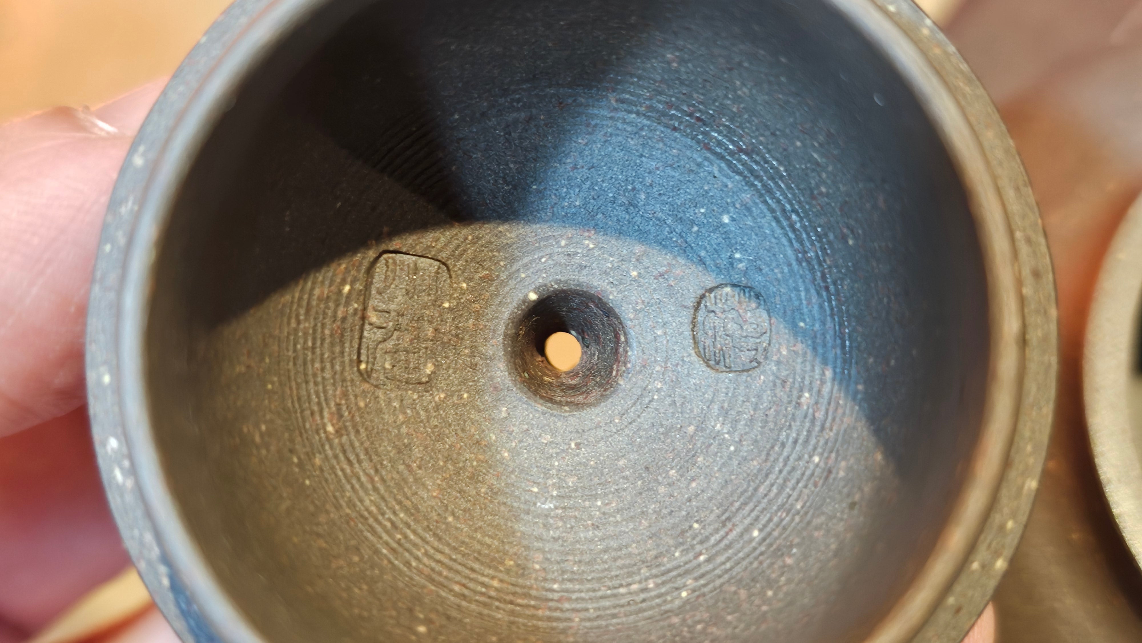 Gao Pan 高番, 134.3ml (very well-weighted bottom, stable!), Tai Xi Zi Ni (Gao Wen) 台西紫泥(高温), by our Craftsman Fan Xiao Zhi 范小智 ~!Congratulations to Mr H.H.! 1738hrs 3rd Sept 2025, Amsterdam, The Netherlands🇳🇱!