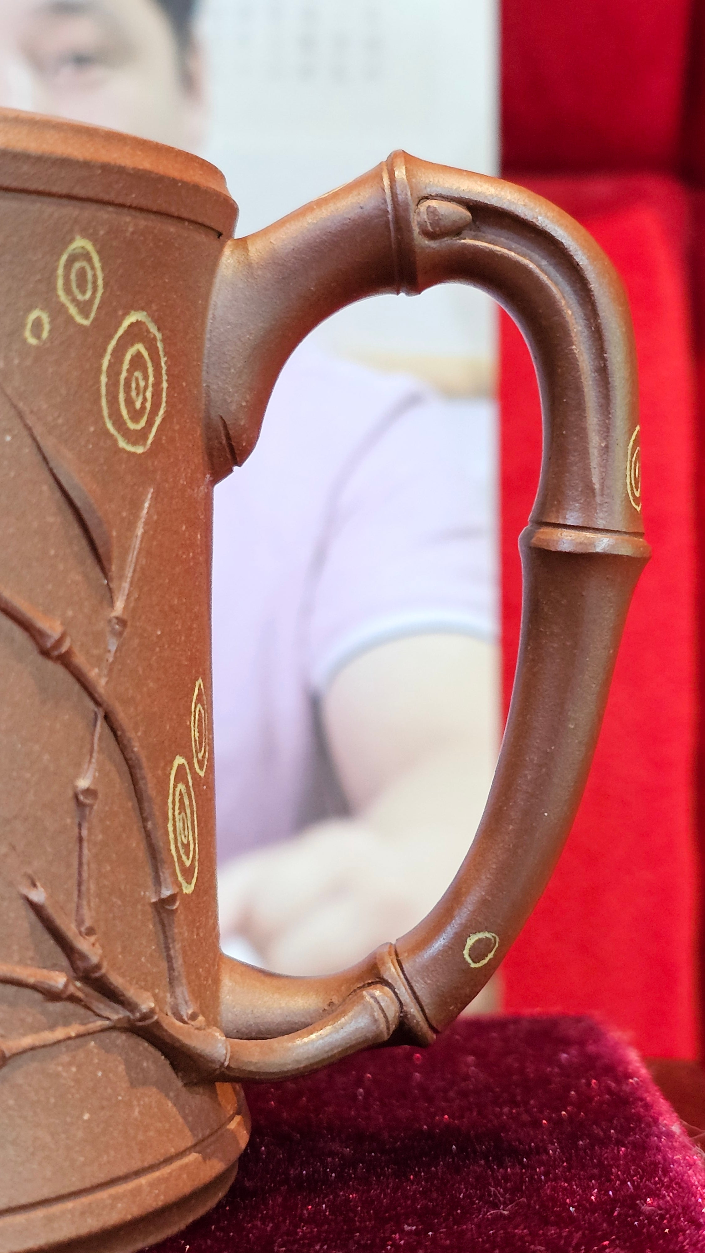 《湘妃竹段》"Xiang Fei Zhu Duan", 238.3ml, Di Cao Qing Zi Ni with Duan Ni Clay embellishments for the characteristic "Xiang Fei Bamboo" Patterns, by L4 Assoc Master Yu Chun Lei 俞春雷 ~!Congratulations to Ms S.M.! 1558hrs 4th Sept 2025, Velden! The Netherlands🇳🇱.