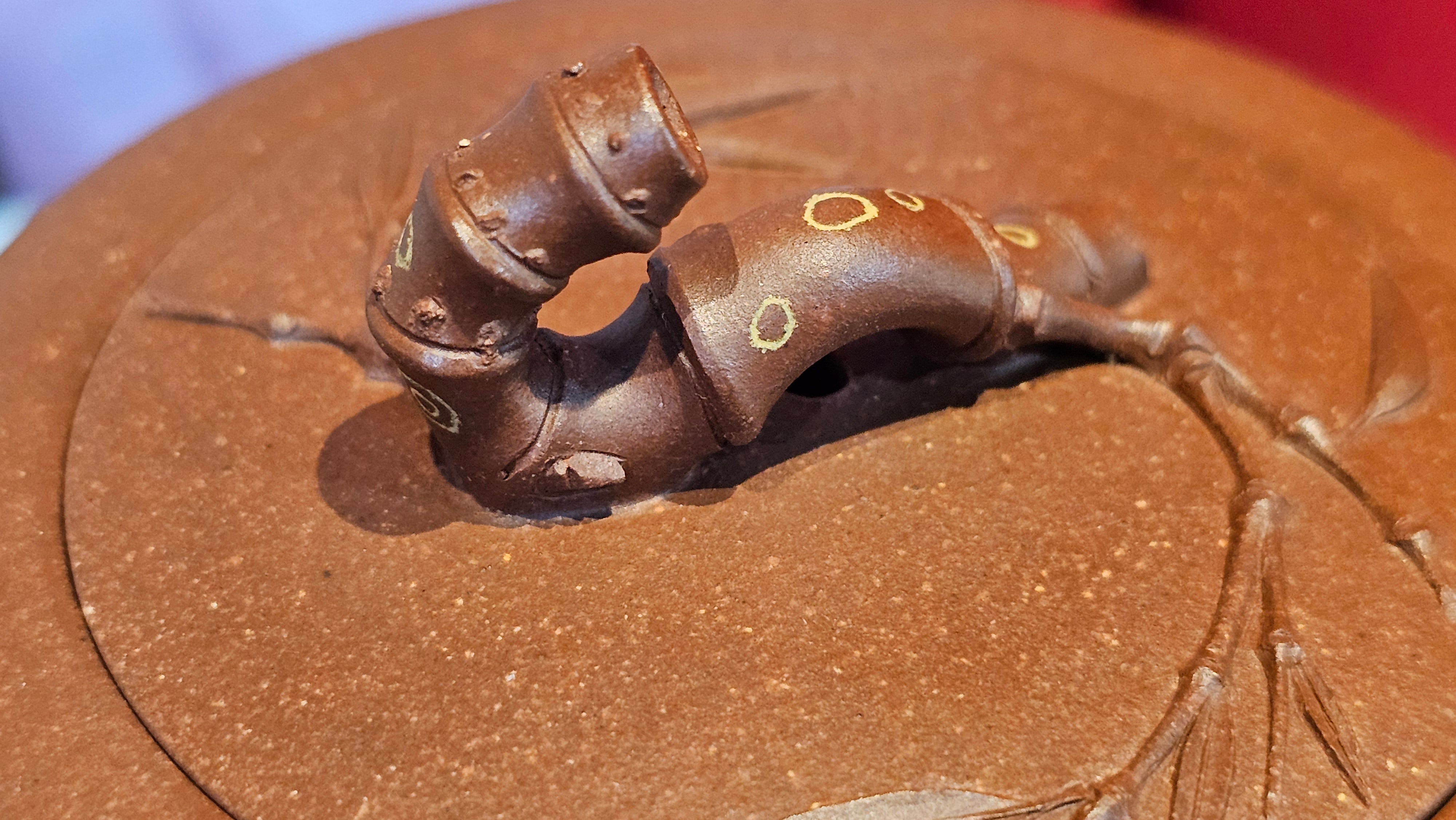 《湘妃竹段》"Xiang Fei Zhu Duan", 238.3ml, Di Cao Qing Zi Ni with Duan Ni Clay embellishments for the characteristic "Xiang Fei Bamboo" Patterns, by L4 Assoc Master Yu Chun Lei 俞春雷 ~!Congratulations to Ms S.M.! 1558hrs 4th Sept 2025, Velden! The Netherlands🇳🇱.