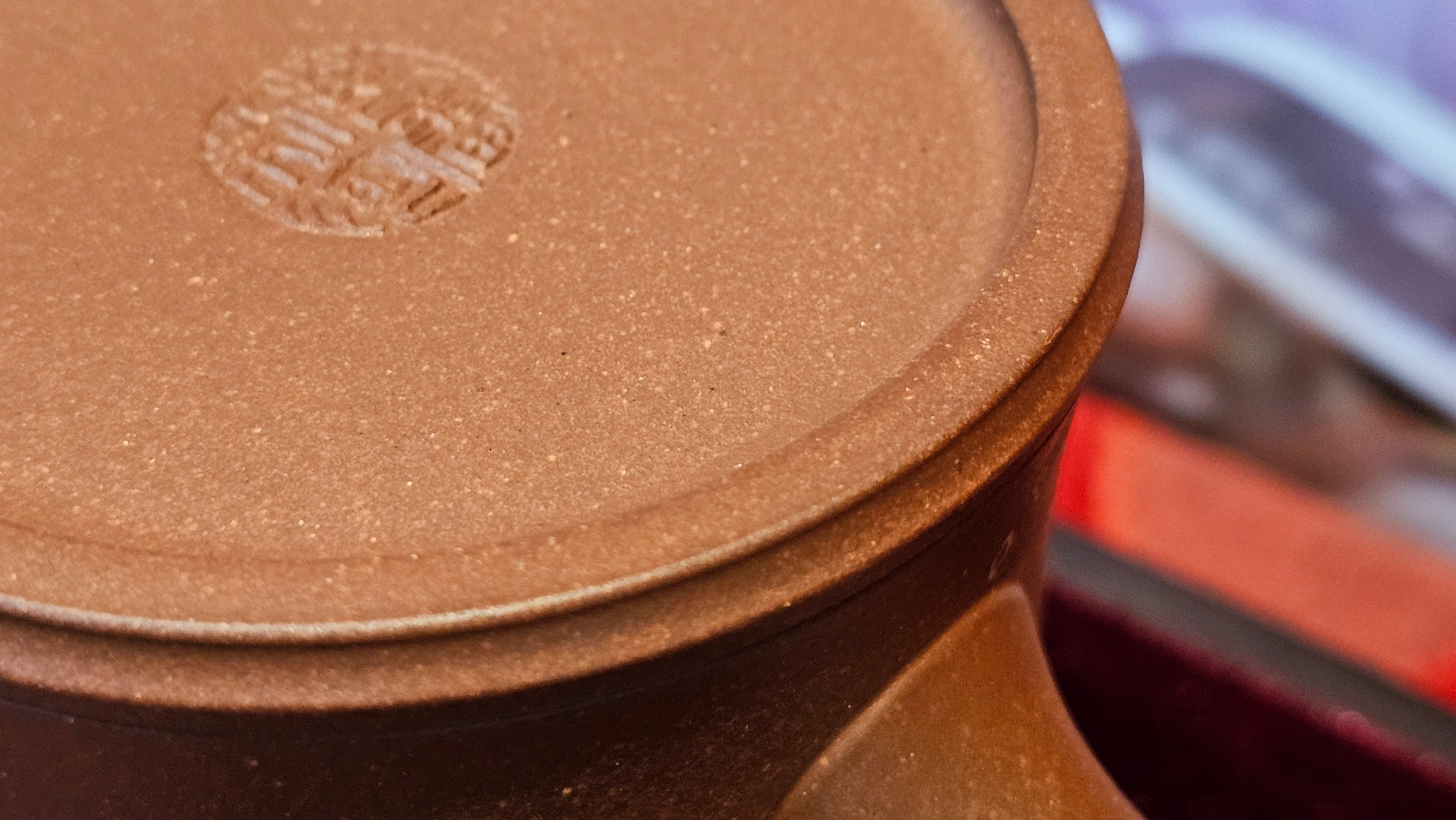 《湘妃竹段》"Xiang Fei Zhu Duan", 238.3ml, Di Cao Qing Zi Ni with Duan Ni Clay embellishments for the characteristic "Xiang Fei Bamboo" Patterns, by L4 Assoc Master Yu Chun Lei 俞春雷 ~!Congratulations to Ms S.M.! 1558hrs 4th Sept 2025, Velden! The Netherlands🇳🇱.