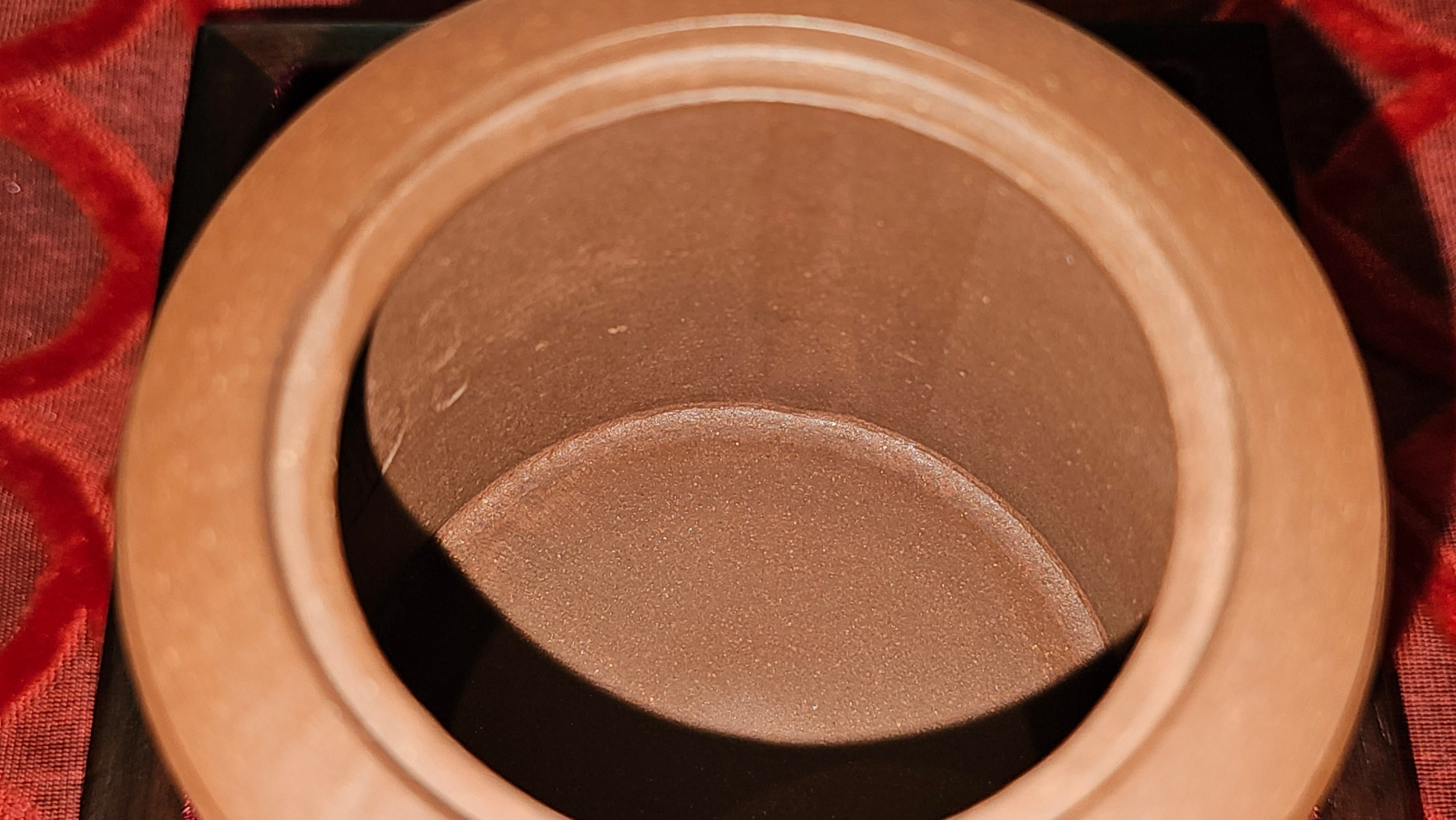 《湘妃竹段》"Xiang Fei Zhu Duan", 238.3ml, Di Cao Qing Zi Ni with Duan Ni Clay embellishments for the characteristic "Xiang Fei Bamboo" Patterns, by L4 Assoc Master Yu Chun Lei 俞春雷 ~!Congratulations to Ms S.M.! 1558hrs 4th Sept 2025, Velden! The Netherlands🇳🇱.