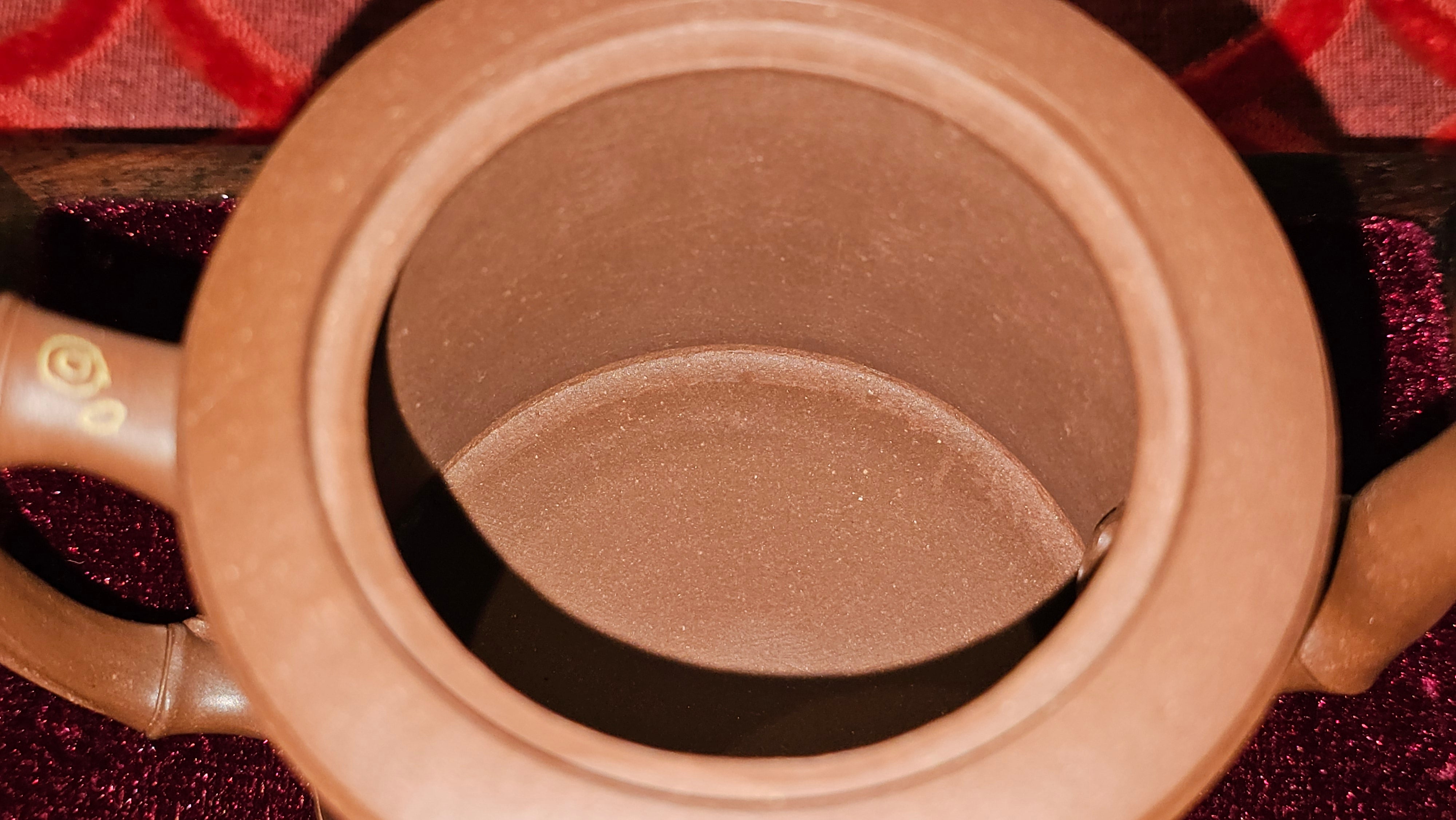 《湘妃竹段》"Xiang Fei Zhu Duan", 238.3ml, Di Cao Qing Zi Ni with Duan Ni Clay embellishments for the characteristic "Xiang Fei Bamboo" Patterns, by L4 Assoc Master Yu Chun Lei 俞春雷 ~!Congratulations to Ms S.M.! 1558hrs 4th Sept 2025, Velden! The Netherlands🇳🇱.