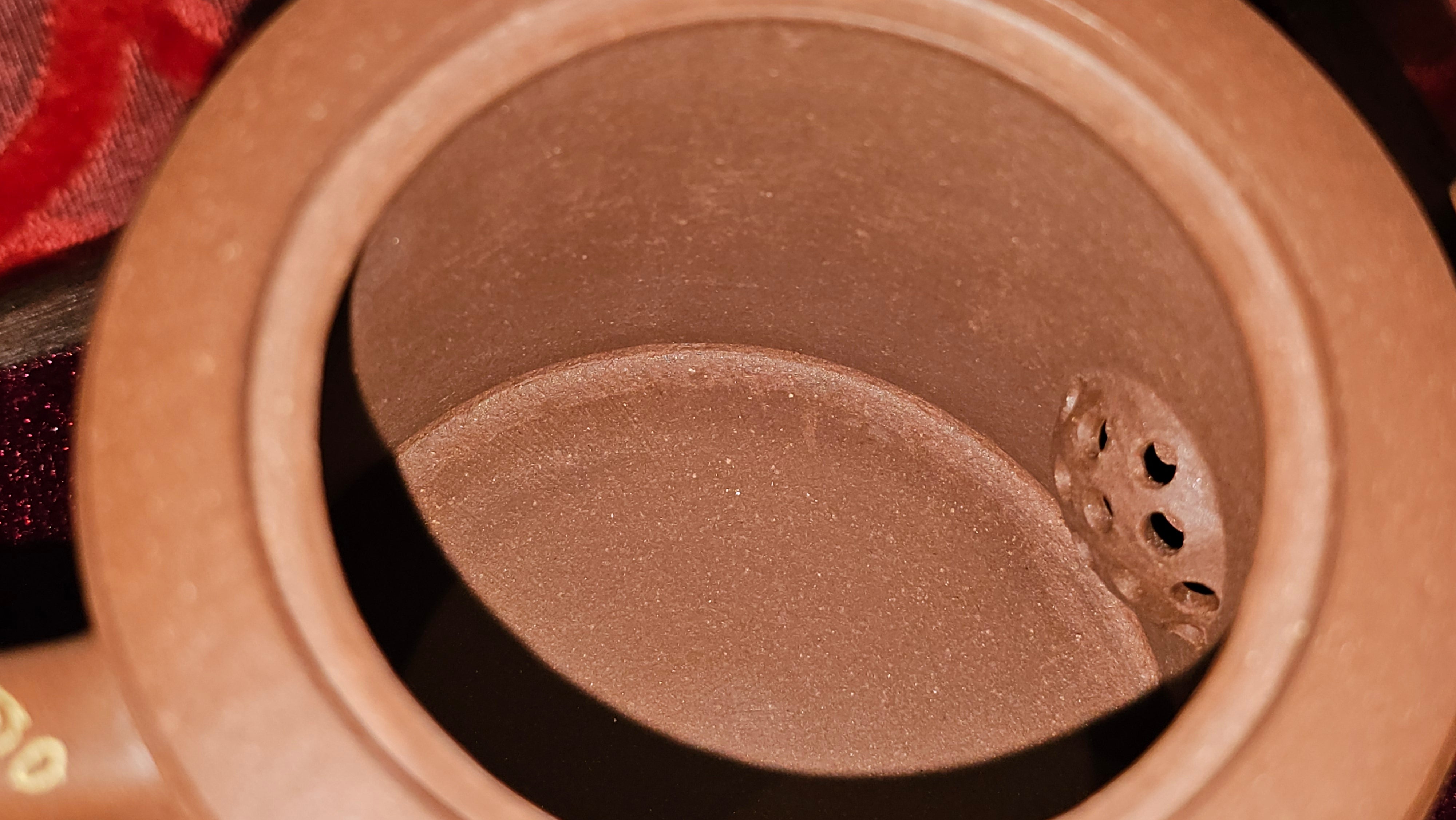 《湘妃竹段》"Xiang Fei Zhu Duan", 238.3ml, Di Cao Qing Zi Ni with Duan Ni Clay embellishments for the characteristic "Xiang Fei Bamboo" Patterns, by L4 Assoc Master Yu Chun Lei 俞春雷 ~!Congratulations to Ms S.M.! 1558hrs 4th Sept 2025, Velden! The Netherlands🇳🇱.