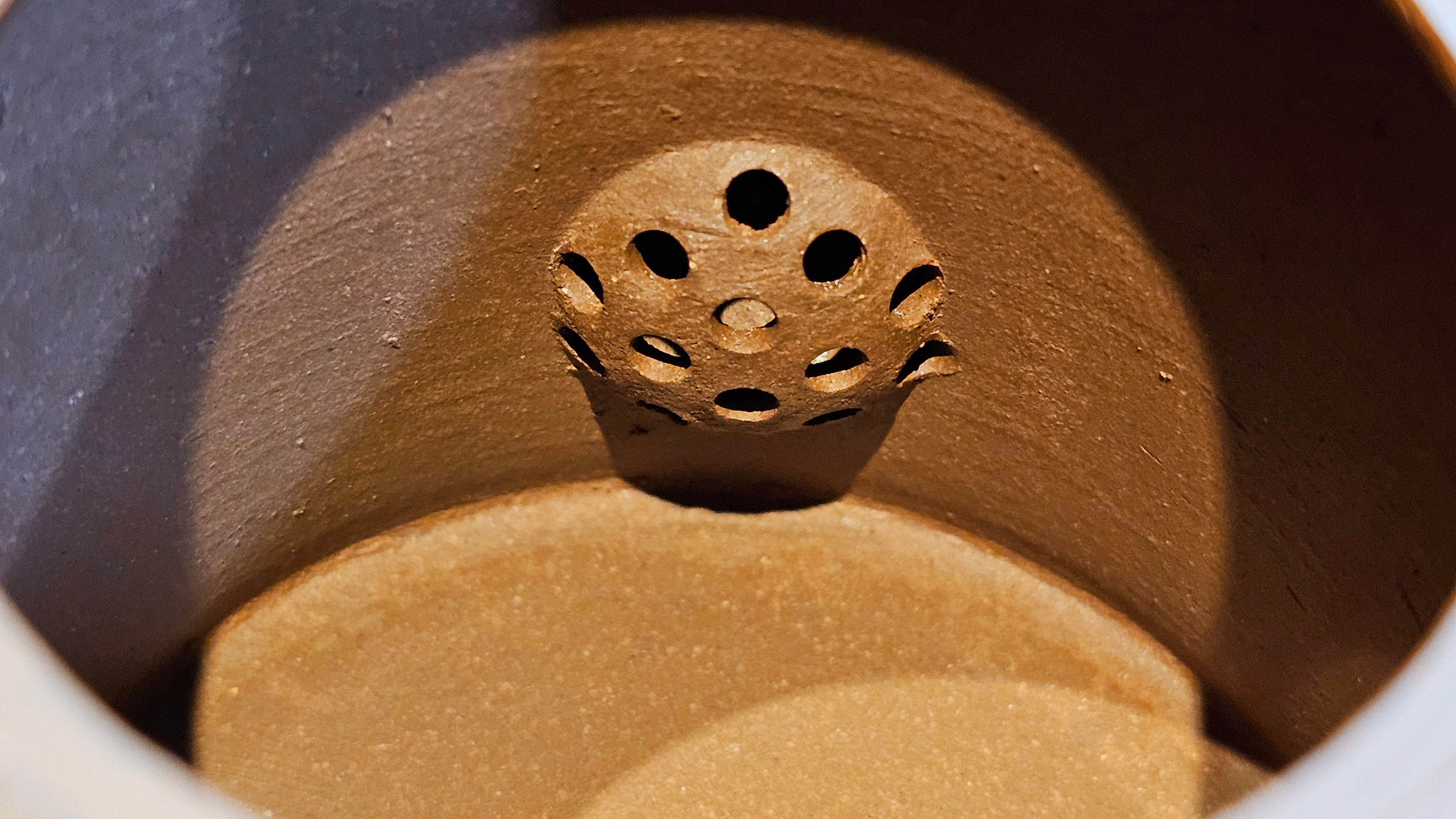 《湘妃竹段》"Xiang Fei Zhu Duan", 238.3ml, Di Cao Qing Zi Ni with Duan Ni Clay embellishments for the characteristic "Xiang Fei Bamboo" Patterns, by L4 Assoc Master Yu Chun Lei 俞春雷 ~!Congratulations to Ms S.M.! 1558hrs 4th Sept 2025, Velden! The Netherlands🇳🇱.