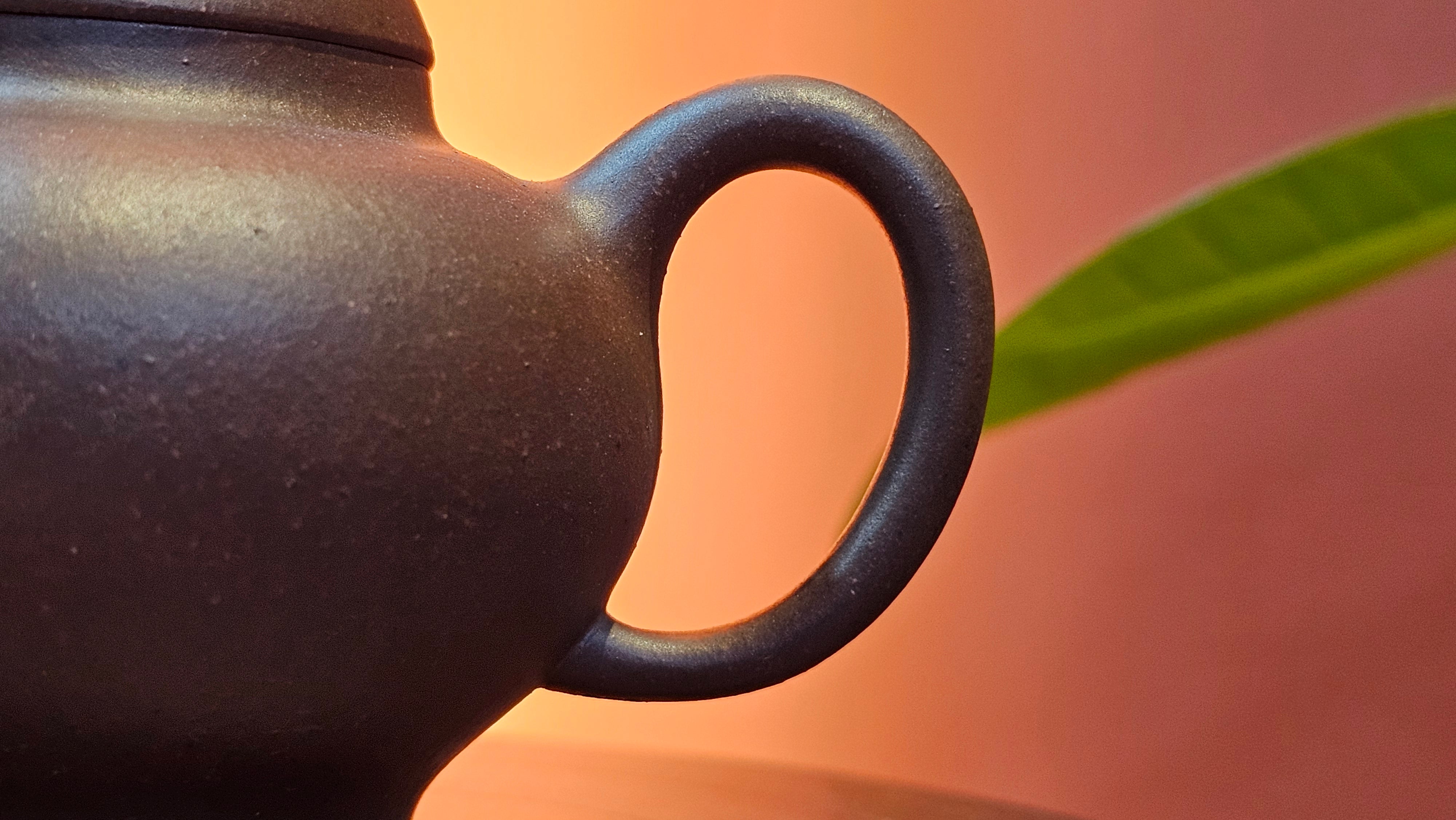 Gao Pan 高番, 136.3ml (very well-weighted bottom, stable!), Zi Ni (Low Sieve Count) 紫泥(低目数), by our Craftsman Fan Xiao Zhi 范小智 ~ Congratulations to Mr M.S.! 1805hrs 5th Sept 2025, Southbury! CT!