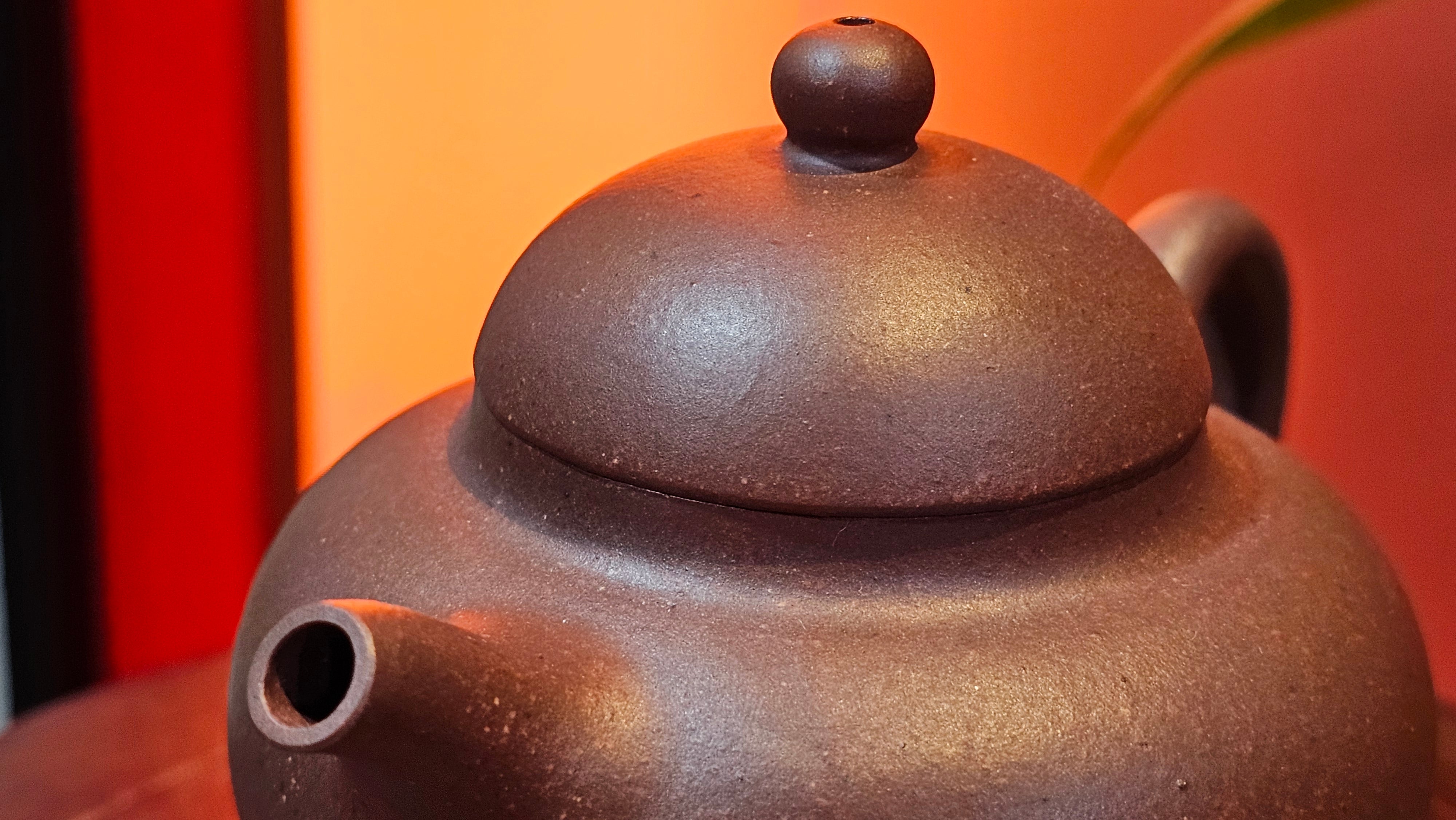 Gao Pan 高番, 136.3ml (very well-weighted bottom, stable!), Zi Ni (Low Sieve Count) 紫泥(低目数), by our Craftsman Fan Xiao Zhi 范小智 ~ Congratulations to Mr M.S.! 1805hrs 5th Sept 2025, Southbury! CT!