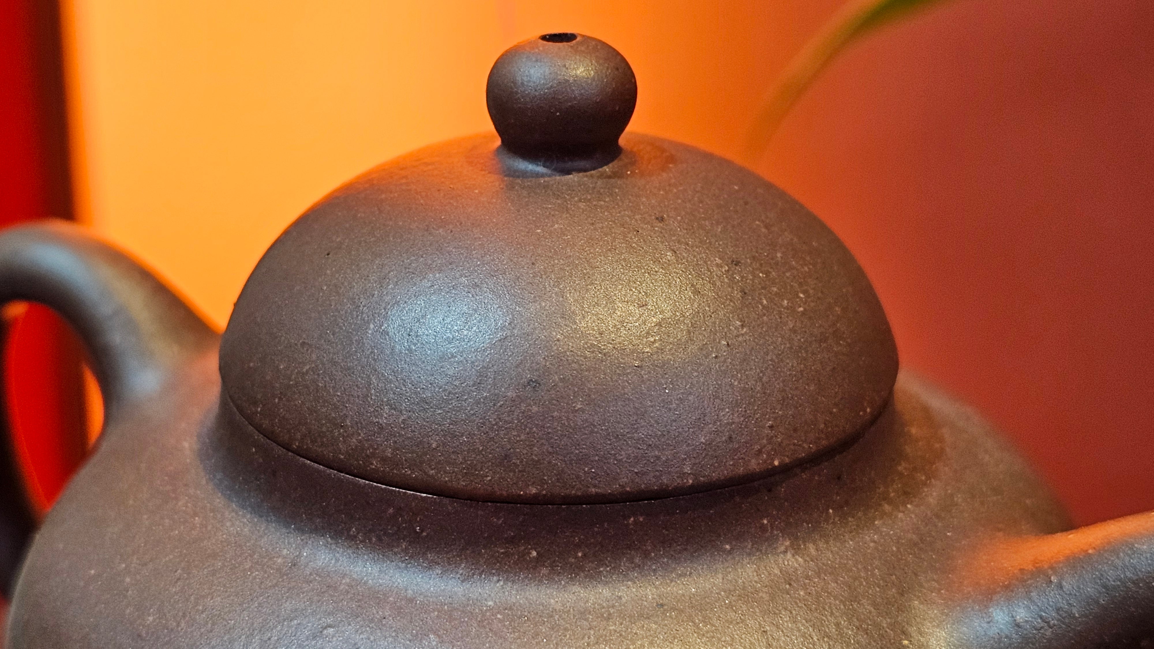 Gao Pan 高番, 136.3ml (very well-weighted bottom, stable!), Zi Ni (Low Sieve Count) 紫泥(低目数), by our Craftsman Fan Xiao Zhi 范小智 ~ Congratulations to Mr M.S.! 1805hrs 5th Sept 2025, Southbury! CT!