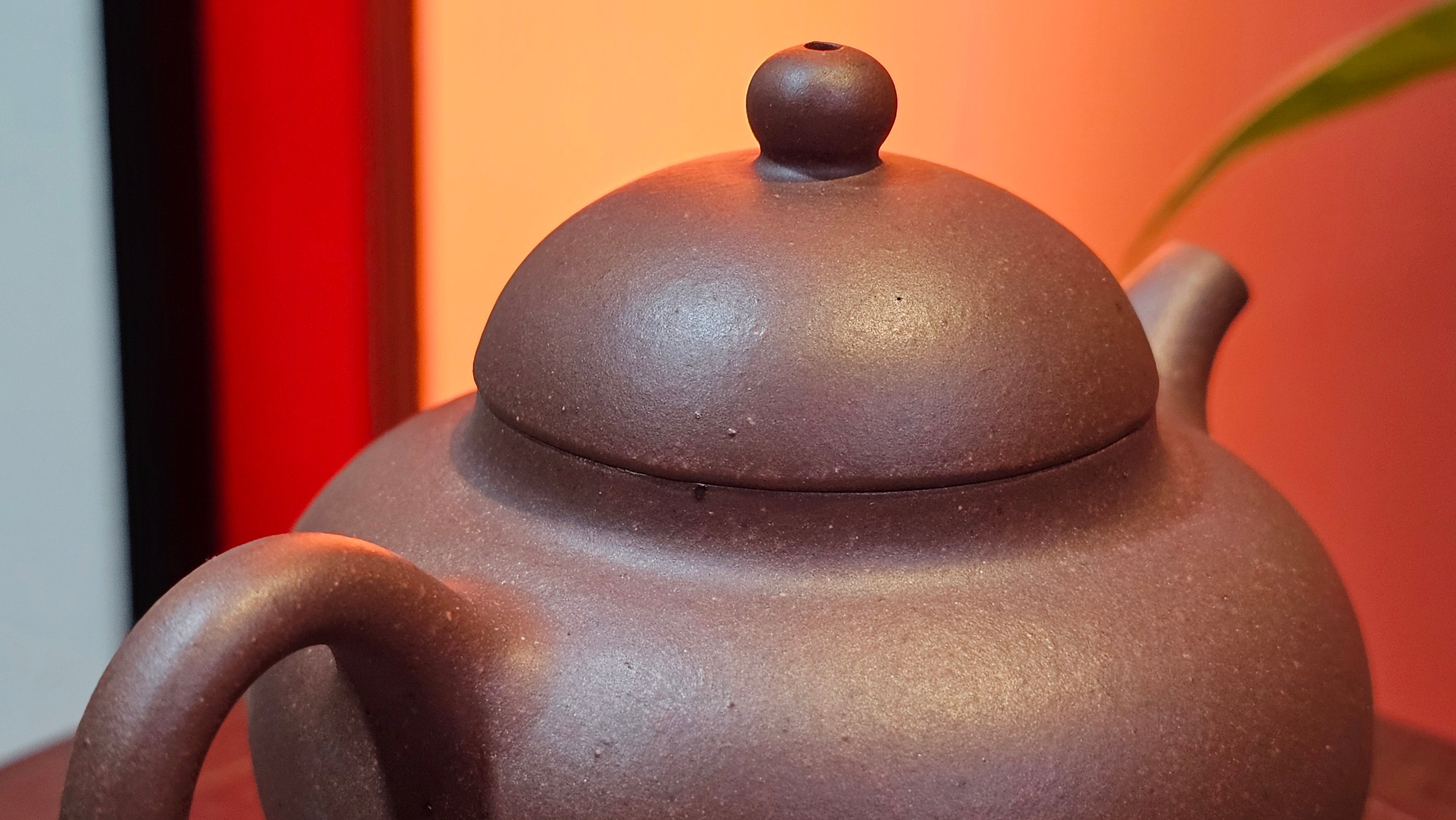 Gao Pan 高番, 136.3ml (very well-weighted bottom, stable!), Zi Ni (Low Sieve Count) 紫泥(低目数), by our Craftsman Fan Xiao Zhi 范小智 ~ Congratulations to Mr M.S.! 1805hrs 5th Sept 2025, Southbury! CT!