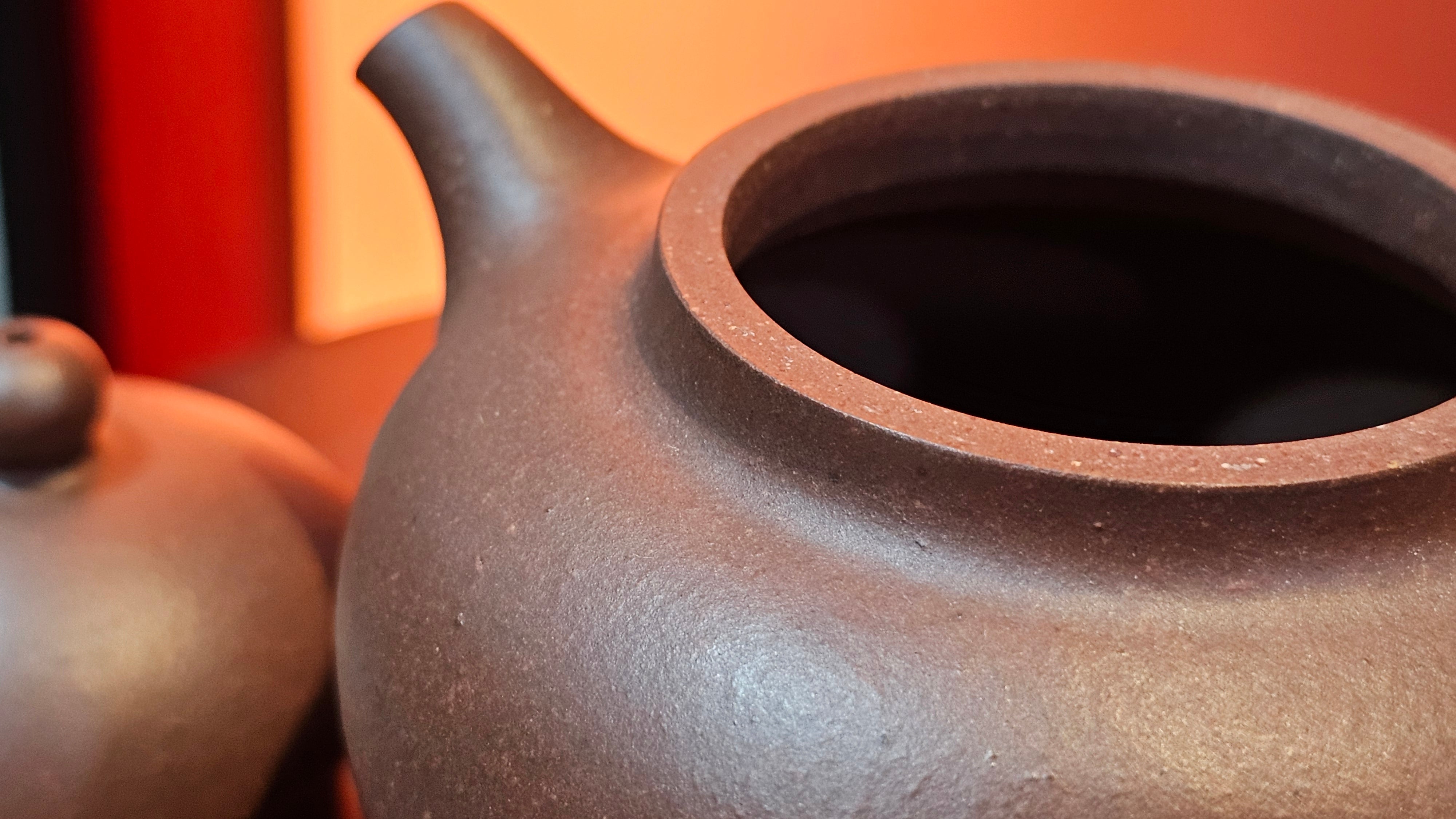 Gao Pan 高番, 136.3ml (very well-weighted bottom, stable!), Zi Ni (Low Sieve Count) 紫泥(低目数), by our Craftsman Fan Xiao Zhi 范小智 ~ Congratulations to Mr M.S.! 1805hrs 5th Sept 2025, Southbury! CT!