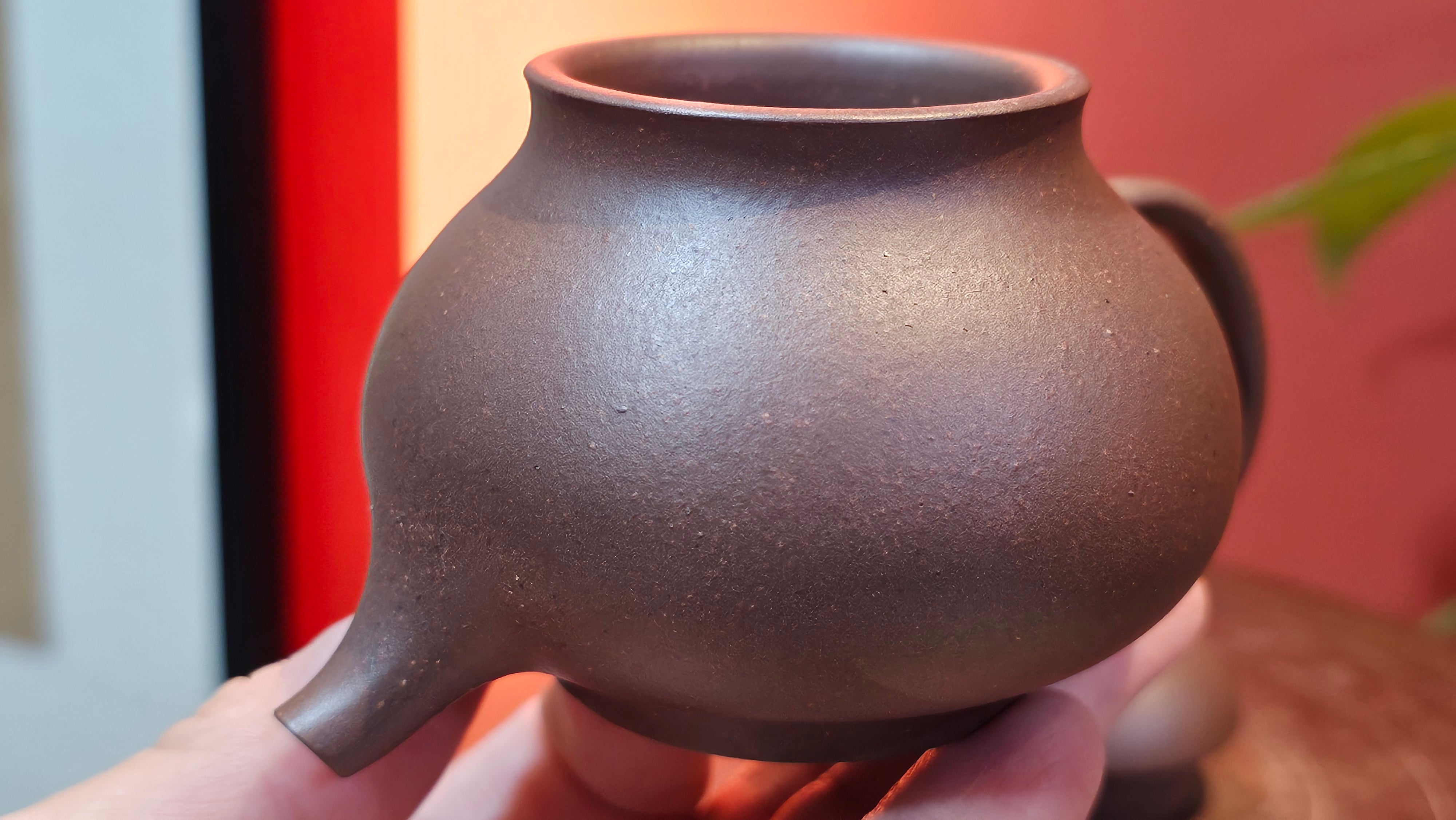 Gao Pan 高番, 136.3ml (very well-weighted bottom, stable!), Zi Ni (Low Sieve Count) 紫泥(低目数), by our Craftsman Fan Xiao Zhi 范小智 ~ Congratulations to Mr M.S.! 1805hrs 5th Sept 2025, Southbury! CT!