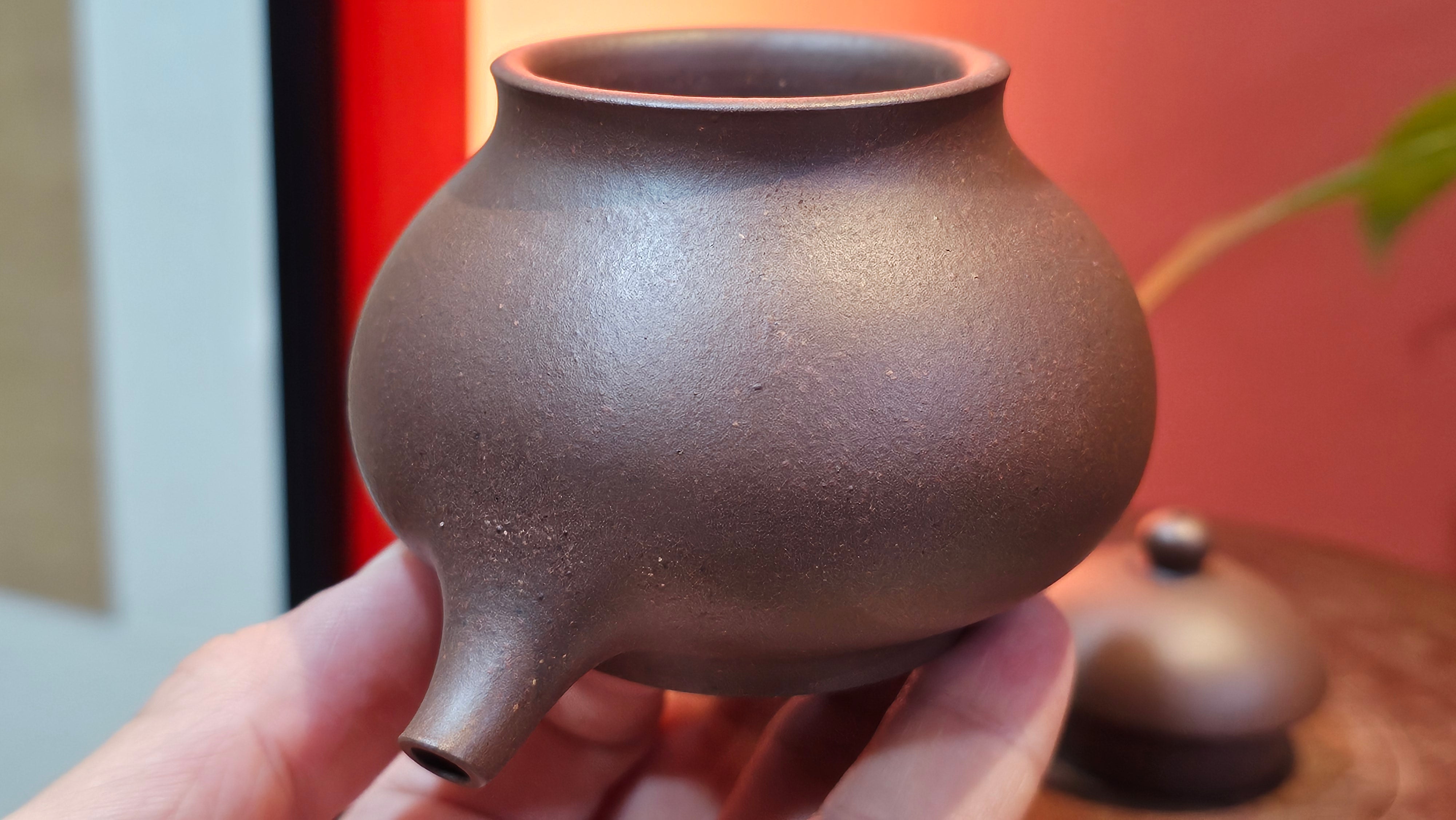 Gao Pan 高番, 136.3ml (very well-weighted bottom, stable!), Zi Ni (Low Sieve Count) 紫泥(低目数), by our Craftsman Fan Xiao Zhi 范小智 ~ Congratulations to Mr M.S.! 1805hrs 5th Sept 2025, Southbury! CT!