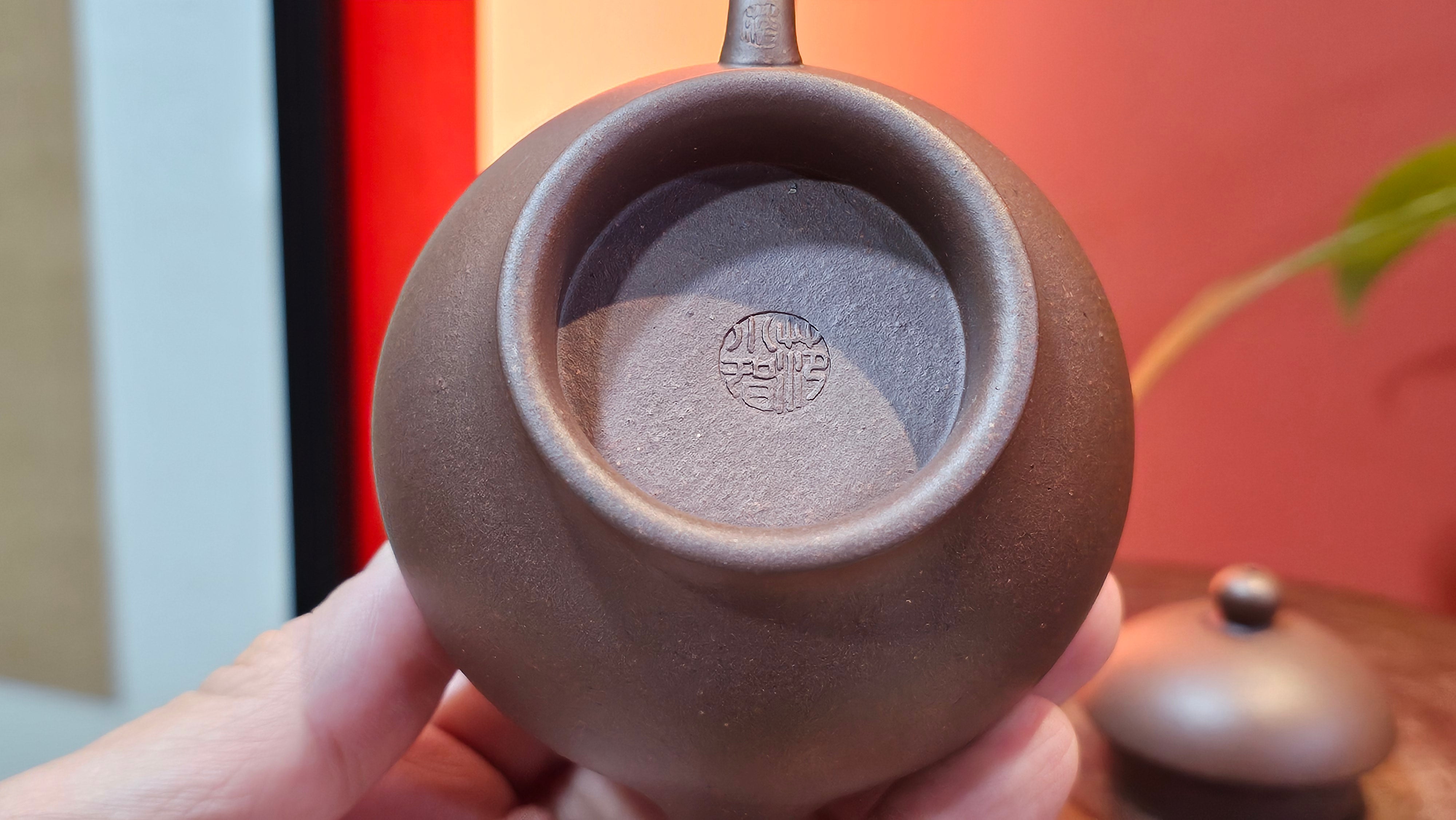 Gao Pan 高番, 136.3ml (very well-weighted bottom, stable!), Zi Ni (Low Sieve Count) 紫泥(低目数), by our Craftsman Fan Xiao Zhi 范小智 ~ Congratulations to Mr M.S.! 1805hrs 5th Sept 2025, Southbury! CT!