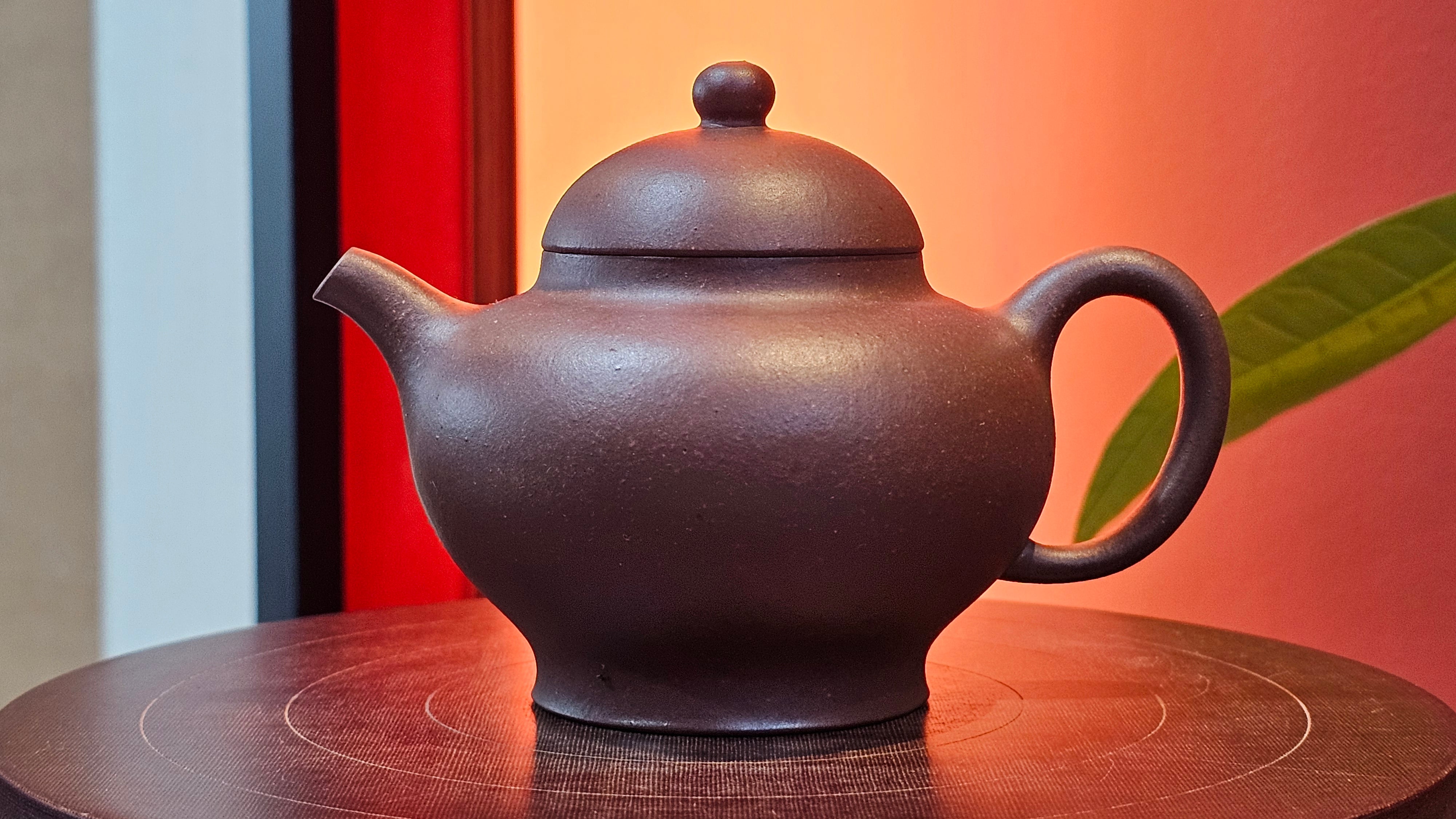 Gao Pan 高番, 136.3ml (very well-weighted bottom, stable!), Zi Ni (Low Sieve Count) 紫泥(低目数), by our Craftsman Fan Xiao Zhi 范小智 ~ Congratulations to Mr M.S.! 1805hrs 5th Sept 2025, Southbury! CT!