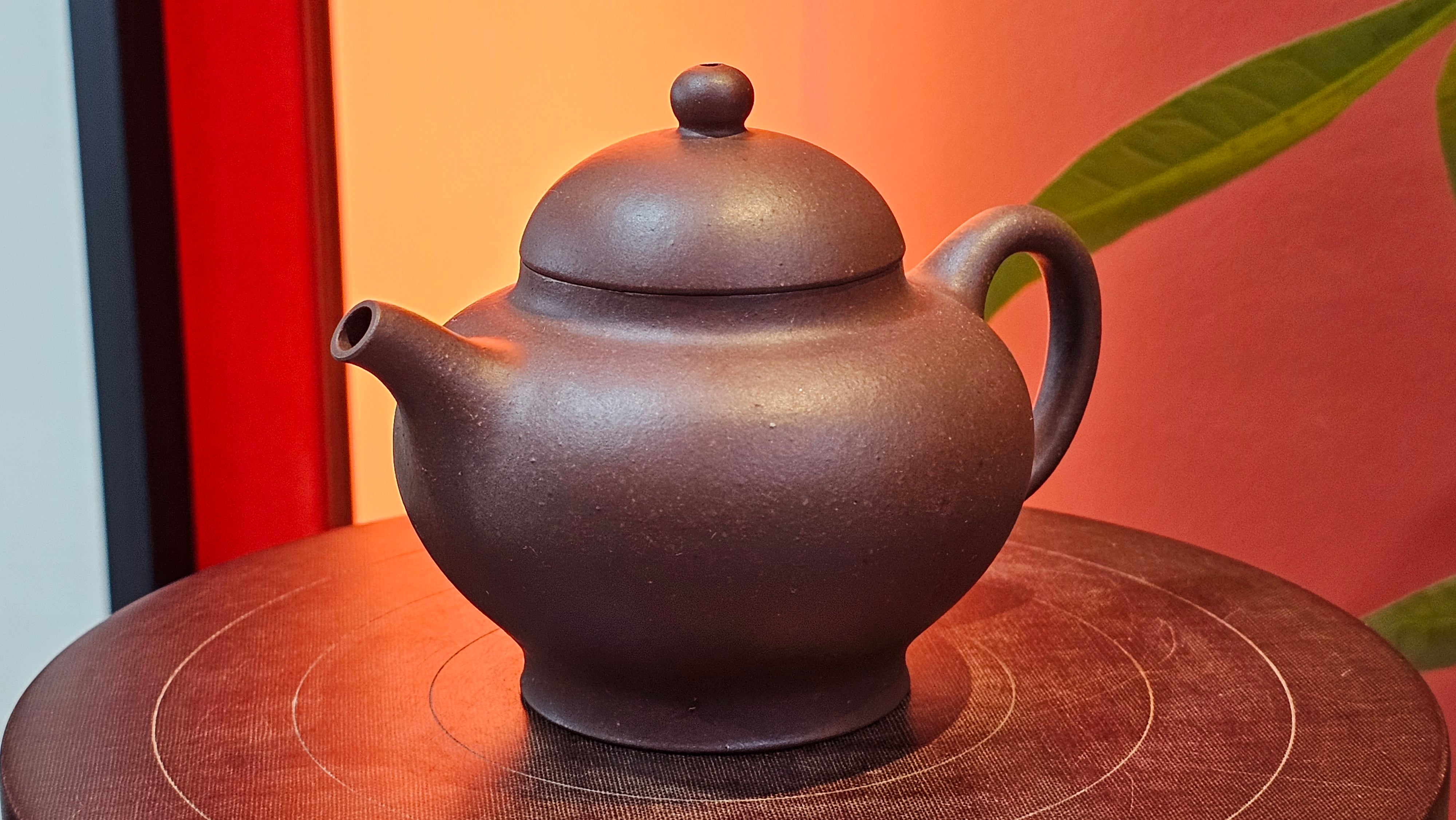 Gao Pan 高番, 136.3ml (very well-weighted bottom, stable!), Zi Ni (Low Sieve Count) 紫泥(低目数), by our Craftsman Fan Xiao Zhi 范小智 ~ Congratulations to Mr M.S.! 1805hrs 5th Sept 2025, Southbury! CT!