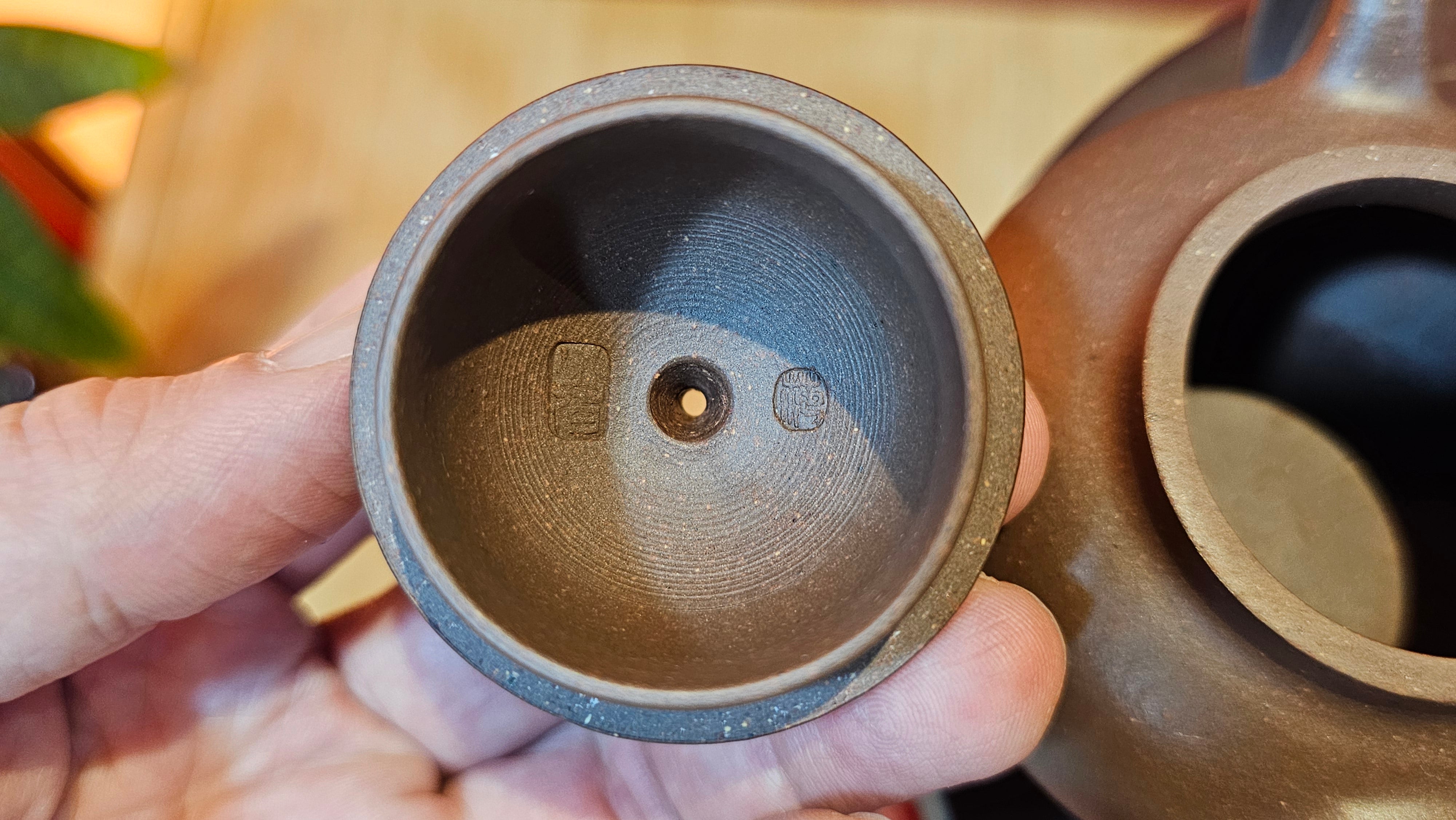 Gao Pan 高番, 136.3ml (very well-weighted bottom, stable!), Zi Ni (Low Sieve Count) 紫泥(低目数), by our Craftsman Fan Xiao Zhi 范小智 ~ Congratulations to Mr M.S.! 1805hrs 5th Sept 2025, Southbury! CT!