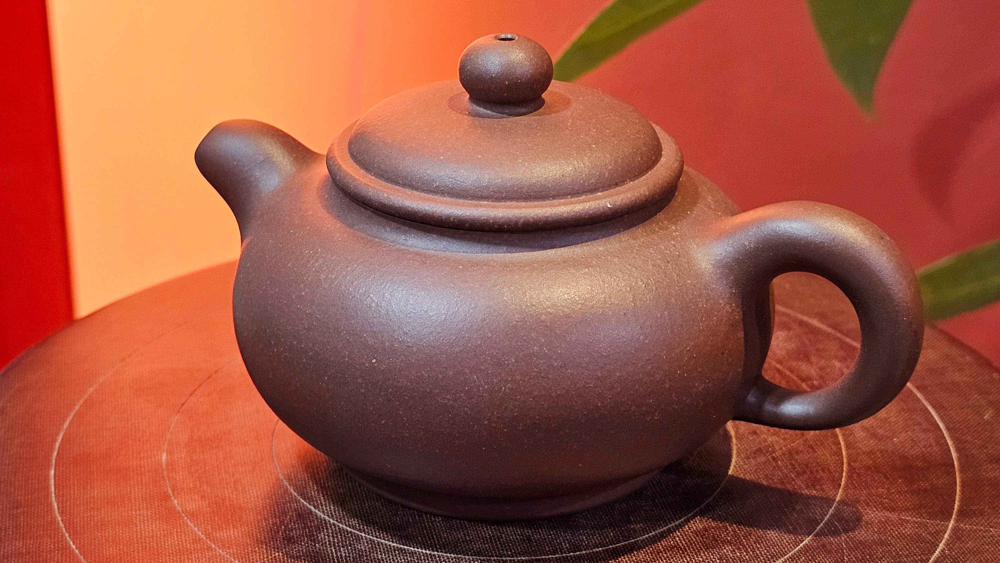 Xuan Zhu Hu 玄珠壶, 141.6ml, Zi Ni 紫泥, by our Craftsman Fan Xiao Zhi 范小智 ~ Congratulations!to Mr B.H.S.! 2005hrs 8th Sept 2025, Jakarta! Indonesia🇮🇩!