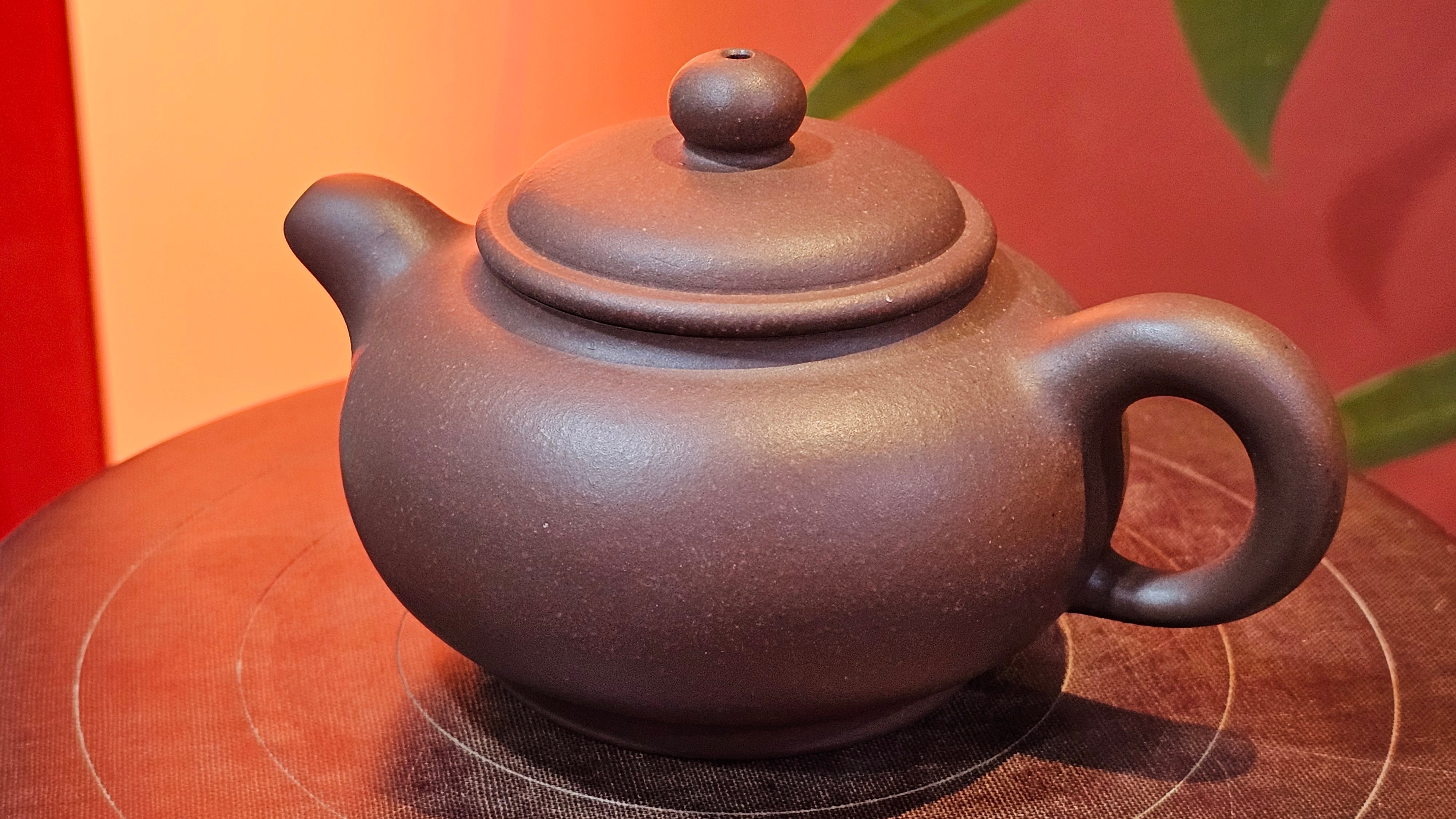 Xuan Zhu Hu 玄珠壶, 141.6ml, Zi Ni 紫泥, by our Craftsman Fan Xiao Zhi 范小智 ~ Congratulations!to Mr B.H.S.! 2005hrs 8th Sept 2025, Jakarta! Indonesia🇮🇩!