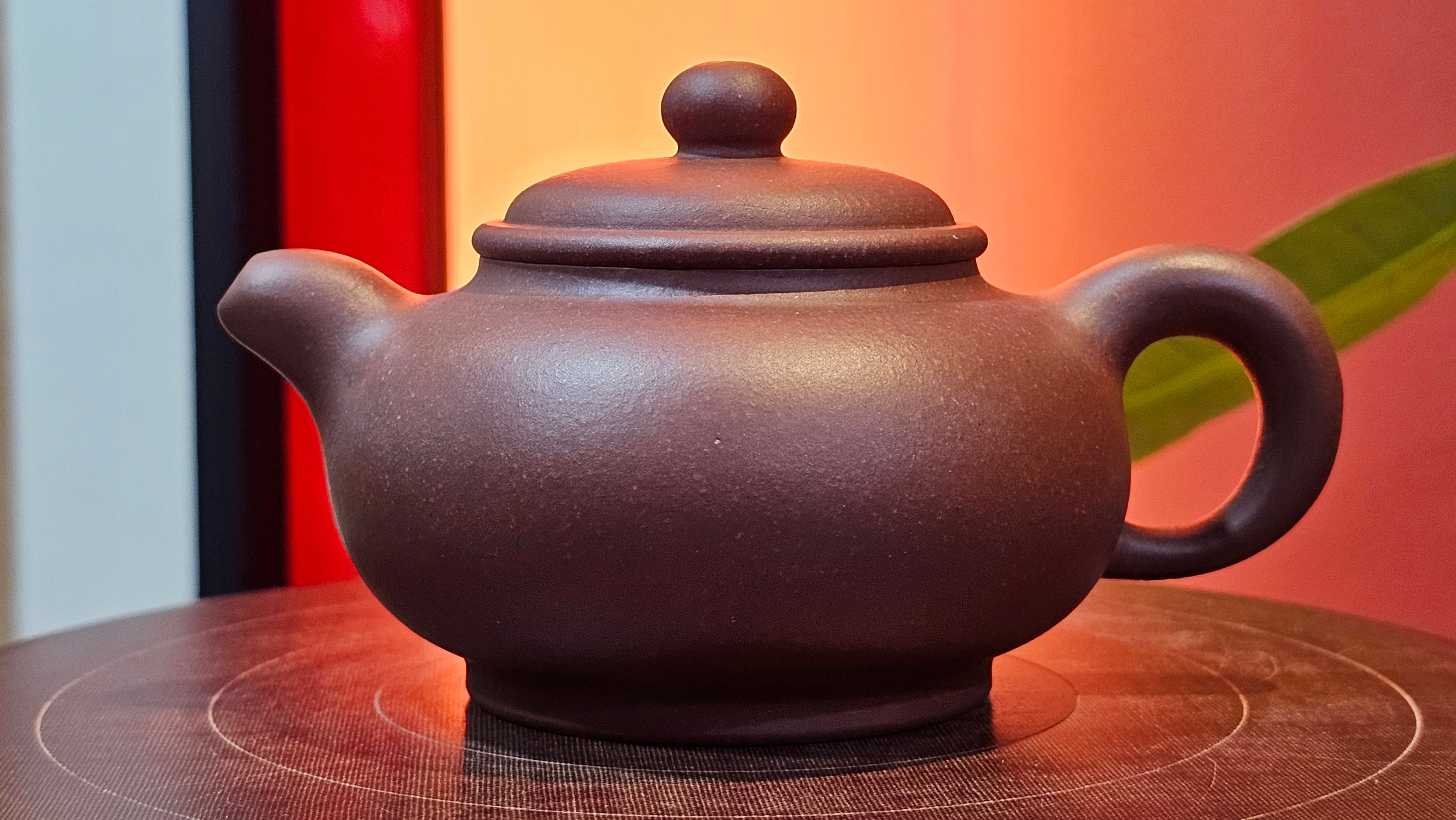 Xuan Zhu Hu 玄珠壶, 141.6ml, Zi Ni 紫泥, by our Craftsman Fan Xiao Zhi 范小智 ~ Congratulations!to Mr B.H.S.! 2005hrs 8th Sept 2025, Jakarta! Indonesia🇮🇩!