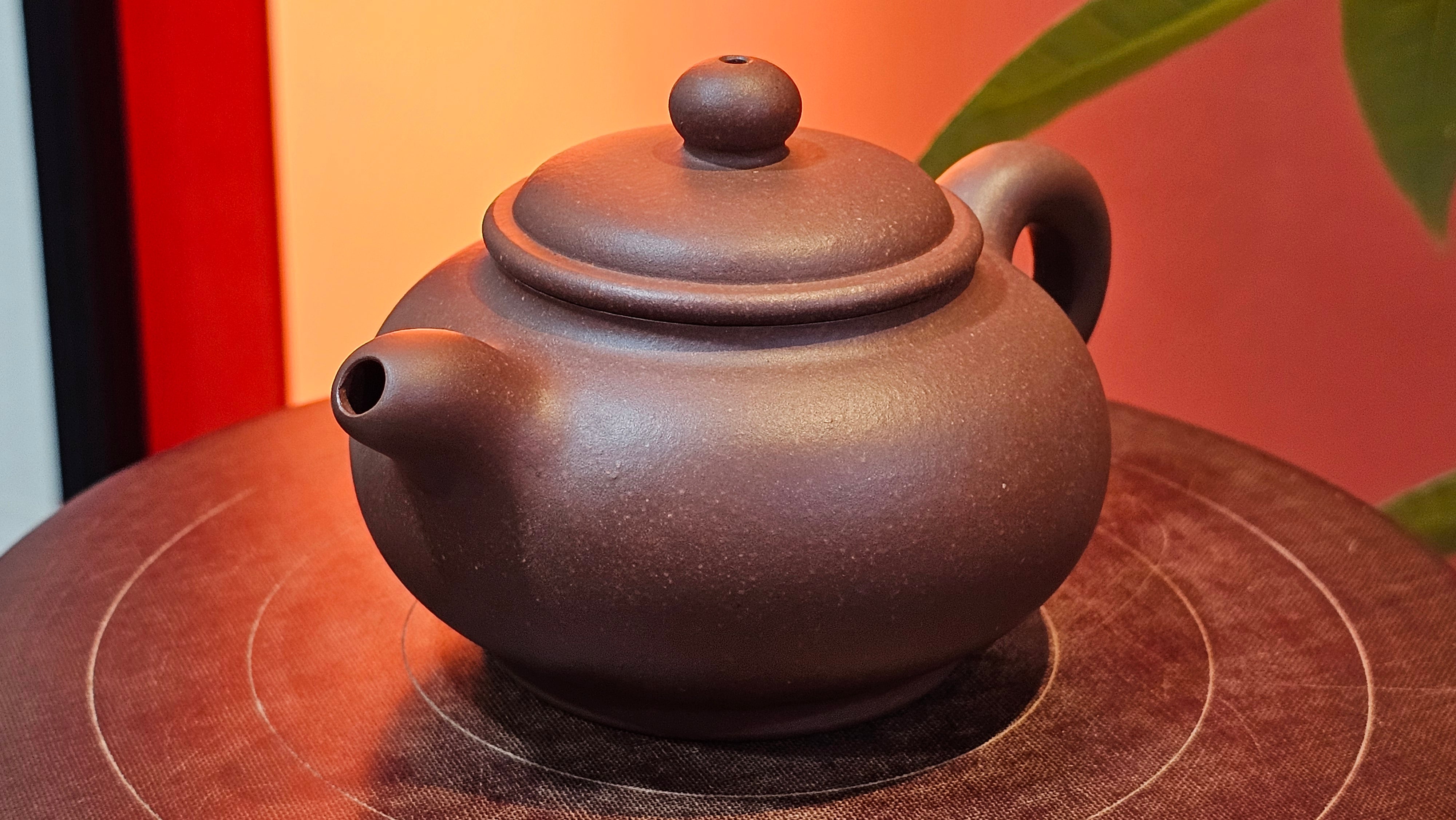 Xuan Zhu Hu 玄珠壶, 141.6ml, Zi Ni 紫泥, by our Craftsman Fan Xiao Zhi 范小智 ~ Congratulations!to Mr B.H.S.! 2005hrs 8th Sept 2025, Jakarta! Indonesia🇮🇩!