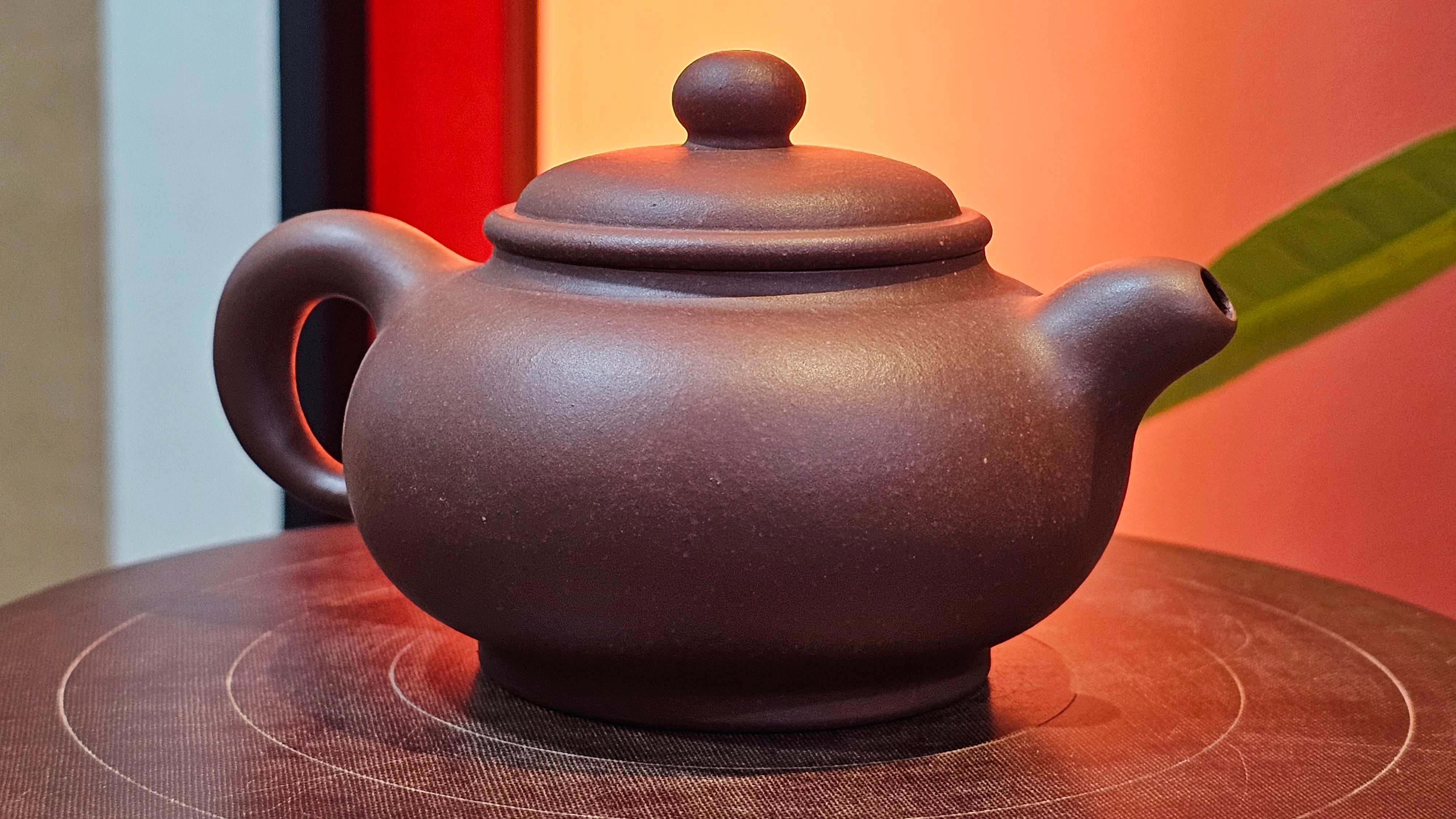 Xuan Zhu Hu 玄珠壶, 141.6ml, Zi Ni 紫泥, by our Craftsman Fan Xiao Zhi 范小智 ~ Congratulations!to Mr B.H.S.! 2005hrs 8th Sept 2025, Jakarta! Indonesia🇮🇩!