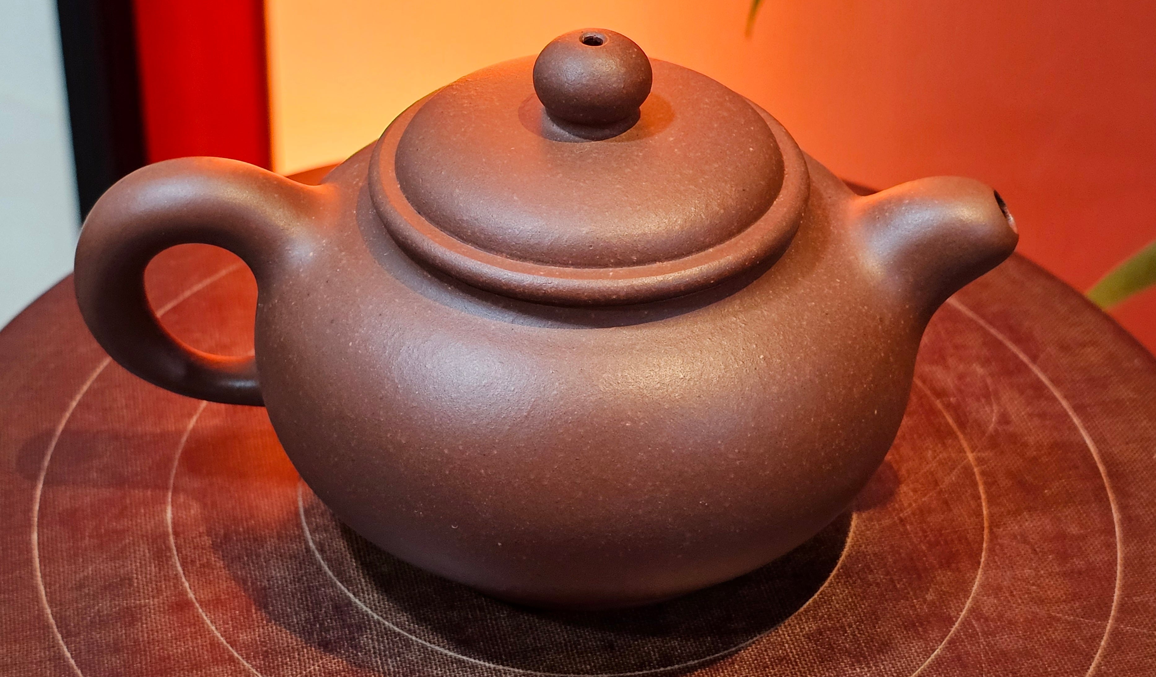 Xuan Zhu Hu 玄珠壶, 141.6ml, Zi Ni 紫泥, by our Craftsman Fan Xiao Zhi 范小智 ~ Congratulations!to Mr B.H.S.! 2005hrs 8th Sept 2025, Jakarta! Indonesia🇮🇩!