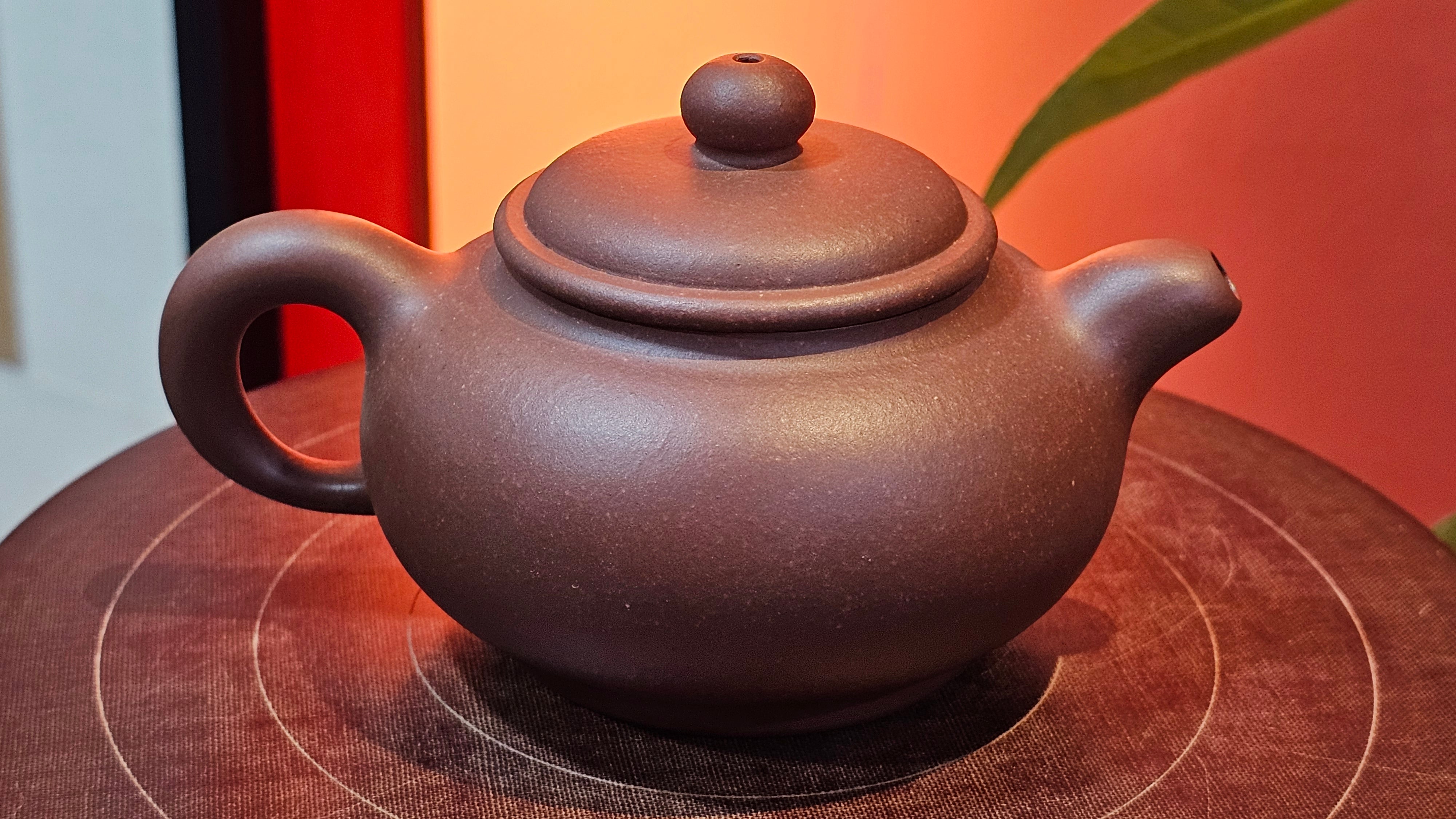 Xuan Zhu Hu 玄珠壶, 141.6ml, Zi Ni 紫泥, by our Craftsman Fan Xiao Zhi 范小智 ~ Congratulations!to Mr B.H.S.! 2005hrs 8th Sept 2025, Jakarta! Indonesia🇮🇩!