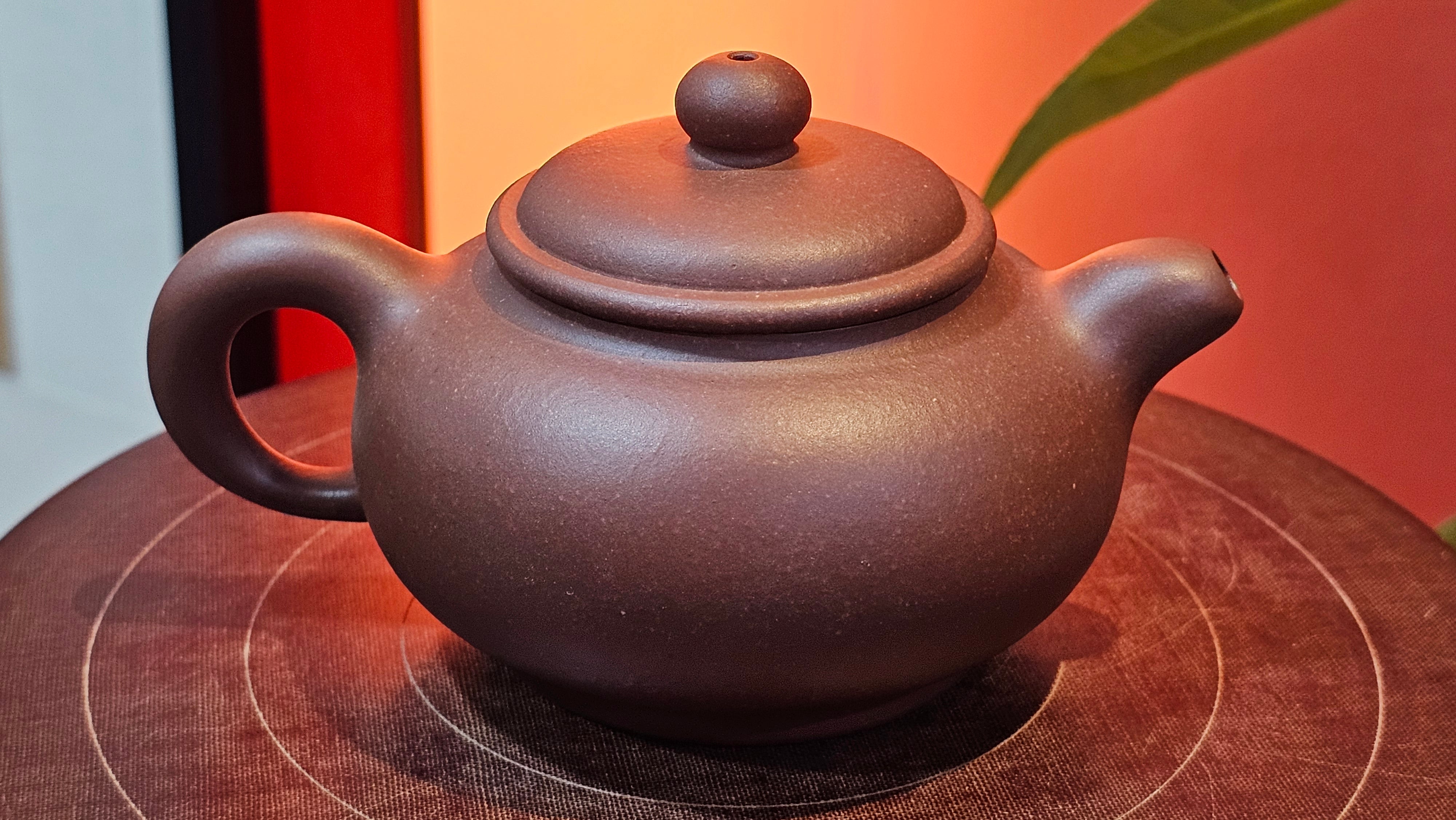 Xuan Zhu Hu 玄珠壶, 141.6ml, Zi Ni 紫泥, by our Craftsman Fan Xiao Zhi 范小智 ~ Congratulations!to Mr B.H.S.! 2005hrs 8th Sept 2025, Jakarta! Indonesia🇮🇩!