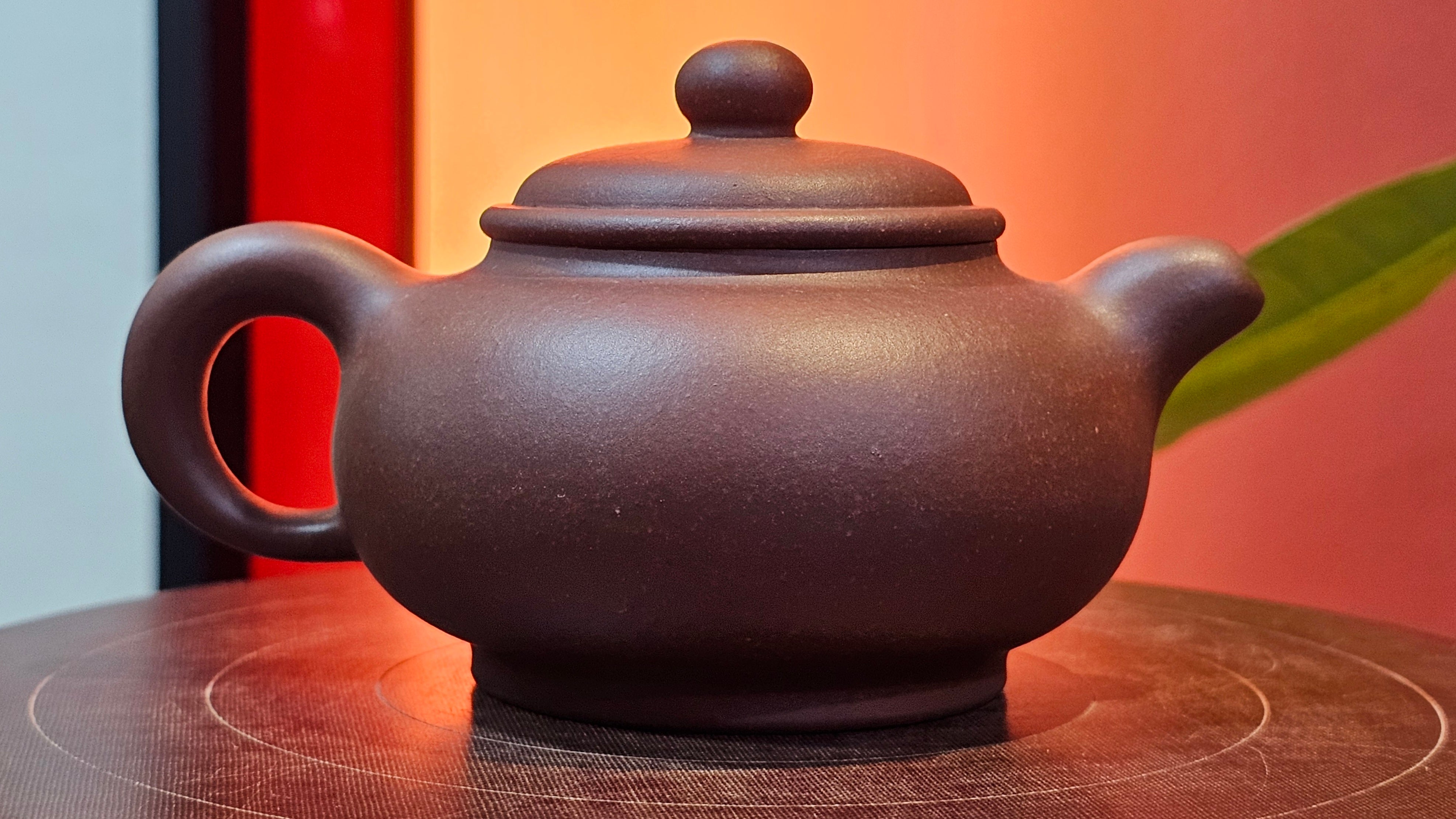 Xuan Zhu Hu 玄珠壶, 141.6ml, Zi Ni 紫泥, by our Craftsman Fan Xiao Zhi 范小智 ~ Congratulations!to Mr B.H.S.! 2005hrs 8th Sept 2025, Jakarta! Indonesia🇮🇩!