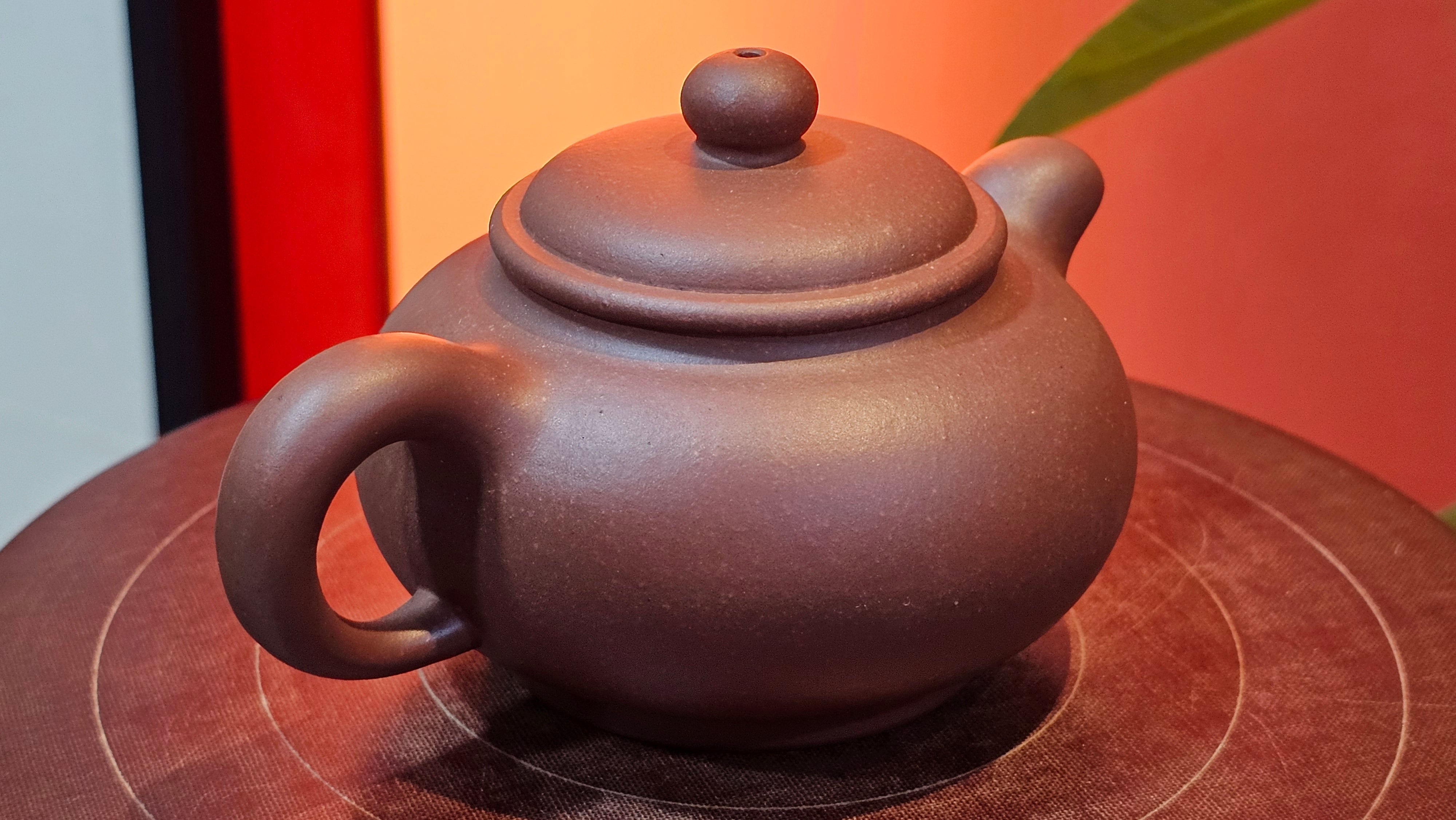 Xuan Zhu Hu 玄珠壶, 141.6ml, Zi Ni 紫泥, by our Craftsman Fan Xiao Zhi 范小智 ~ Congratulations!to Mr B.H.S.! 2005hrs 8th Sept 2025, Jakarta! Indonesia🇮🇩!