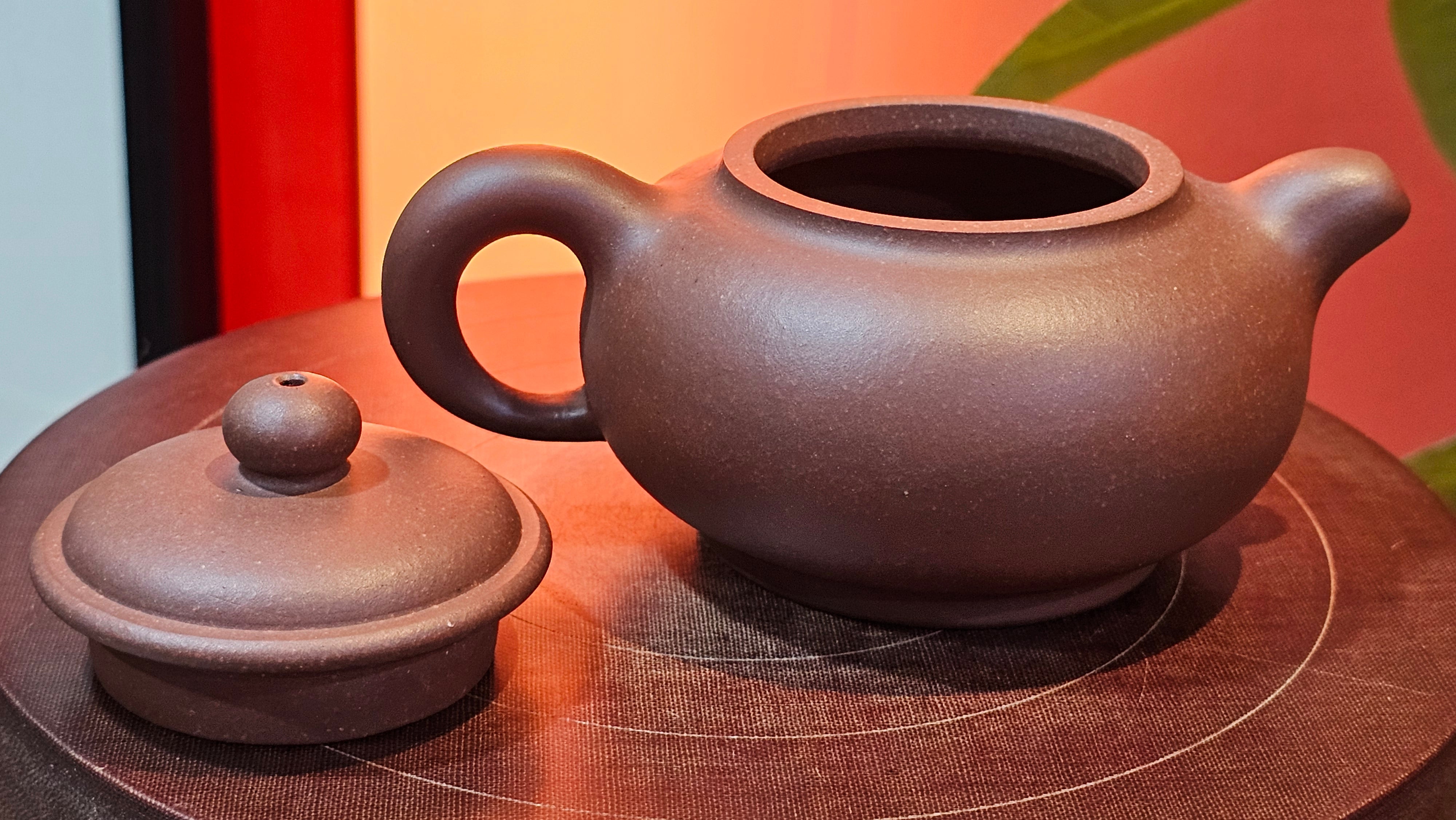 Xuan Zhu Hu 玄珠壶, 141.6ml, Zi Ni 紫泥, by our Craftsman Fan Xiao Zhi 范小智 ~ Congratulations!to Mr B.H.S.! 2005hrs 8th Sept 2025, Jakarta! Indonesia🇮🇩!