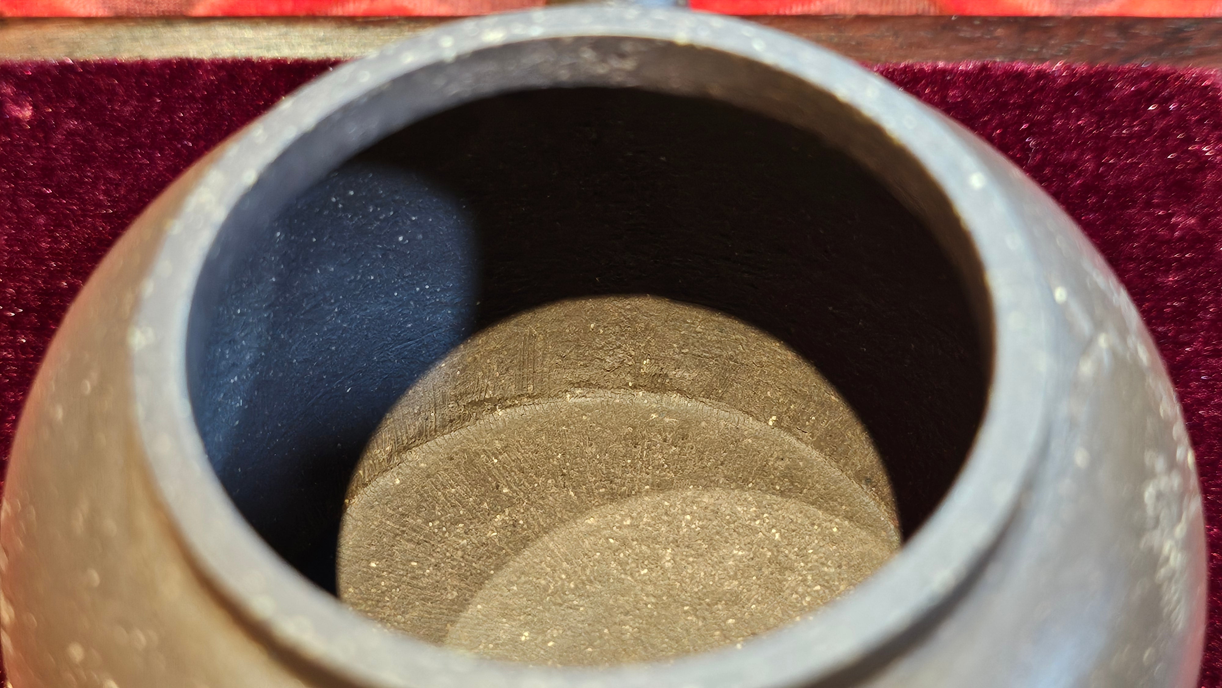 《平盖莲子》"Ping Gai Lian Zi", 233.9ml, Qing Hui Duan Ni 青灰段泥 ~ Crafted by L3A Consummate Master Artist Li Yan Ru 李艳如 ~ Congratulations to Dr W.S.! 1012hrs 6th Sept 2025! Phoenix, AZ!