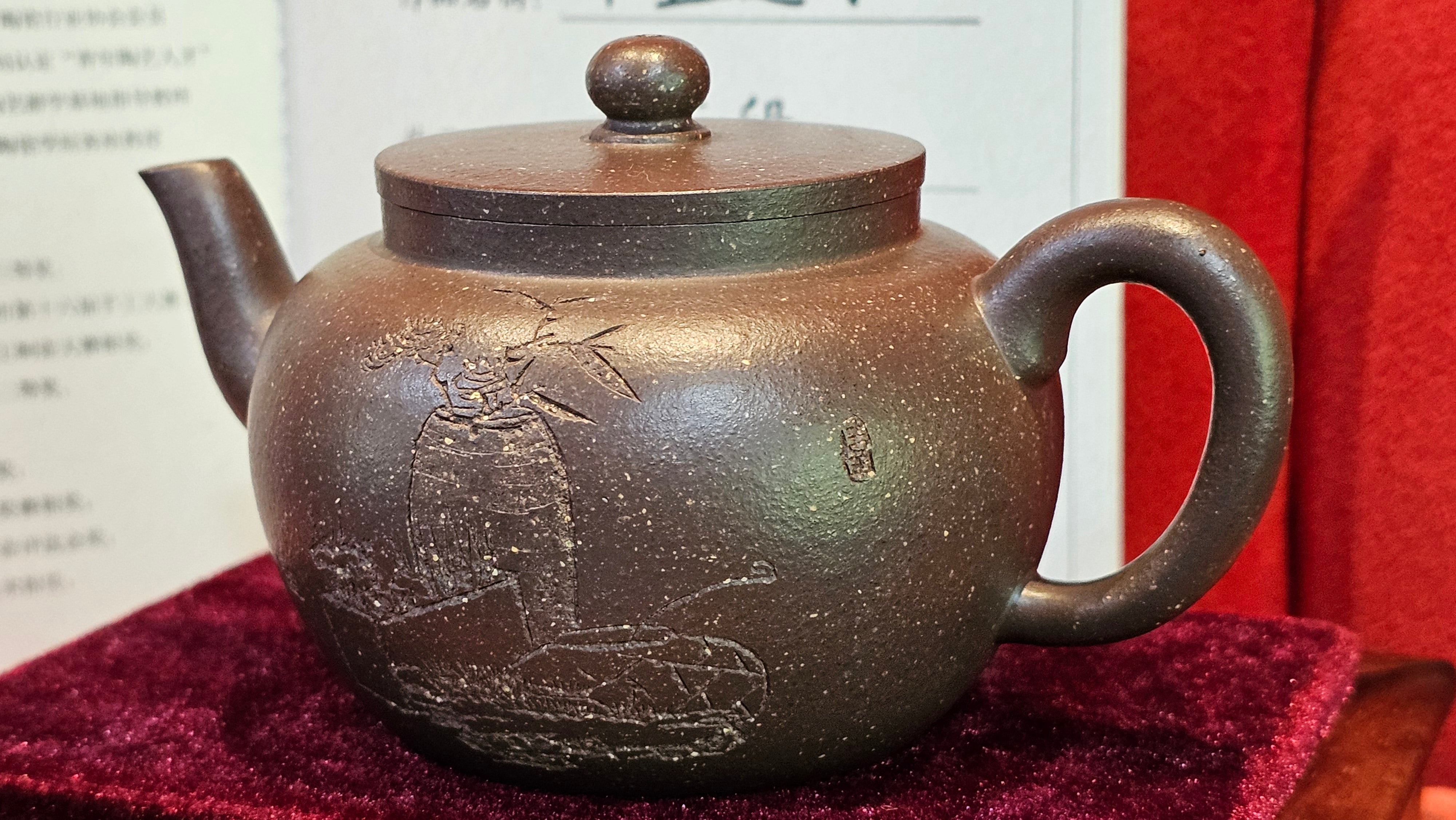 《平盖莲子》"Ping Gai Lian Zi", 233.9ml, Qing Hui Duan Ni 青灰段泥 ~ Crafted by L3A Consummate Master Artist Li Yan Ru 李艳如 ~ Congratulations to Dr W.S.! 1012hrs 6th Sept 2025! Phoenix, AZ!