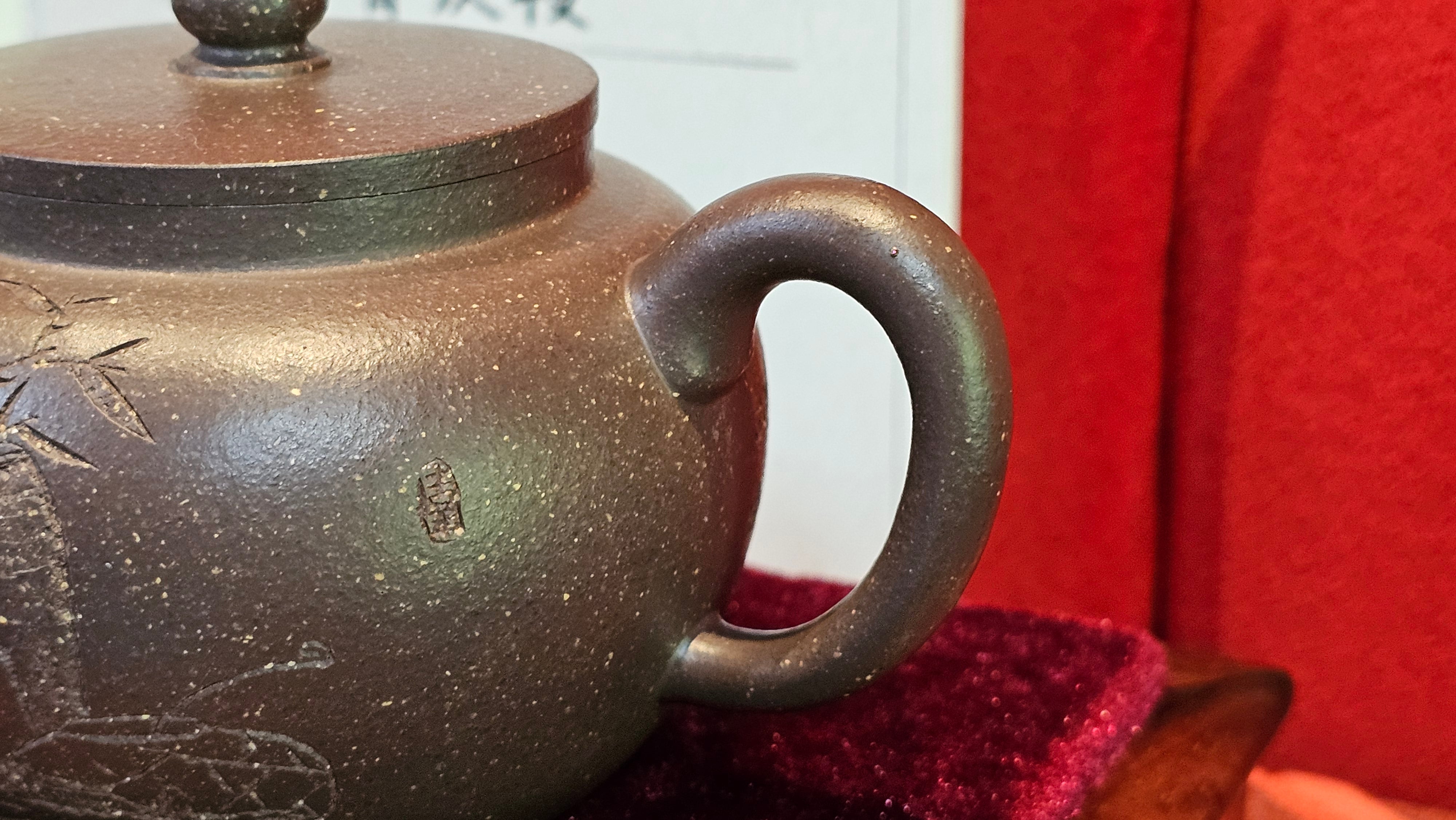 《平盖莲子》"Ping Gai Lian Zi", 233.9ml, Qing Hui Duan Ni 青灰段泥 ~ Crafted by L3A Consummate Master Artist Li Yan Ru 李艳如 ~ Congratulations to Dr W.S.! 1012hrs 6th Sept 2025! Phoenix, AZ!