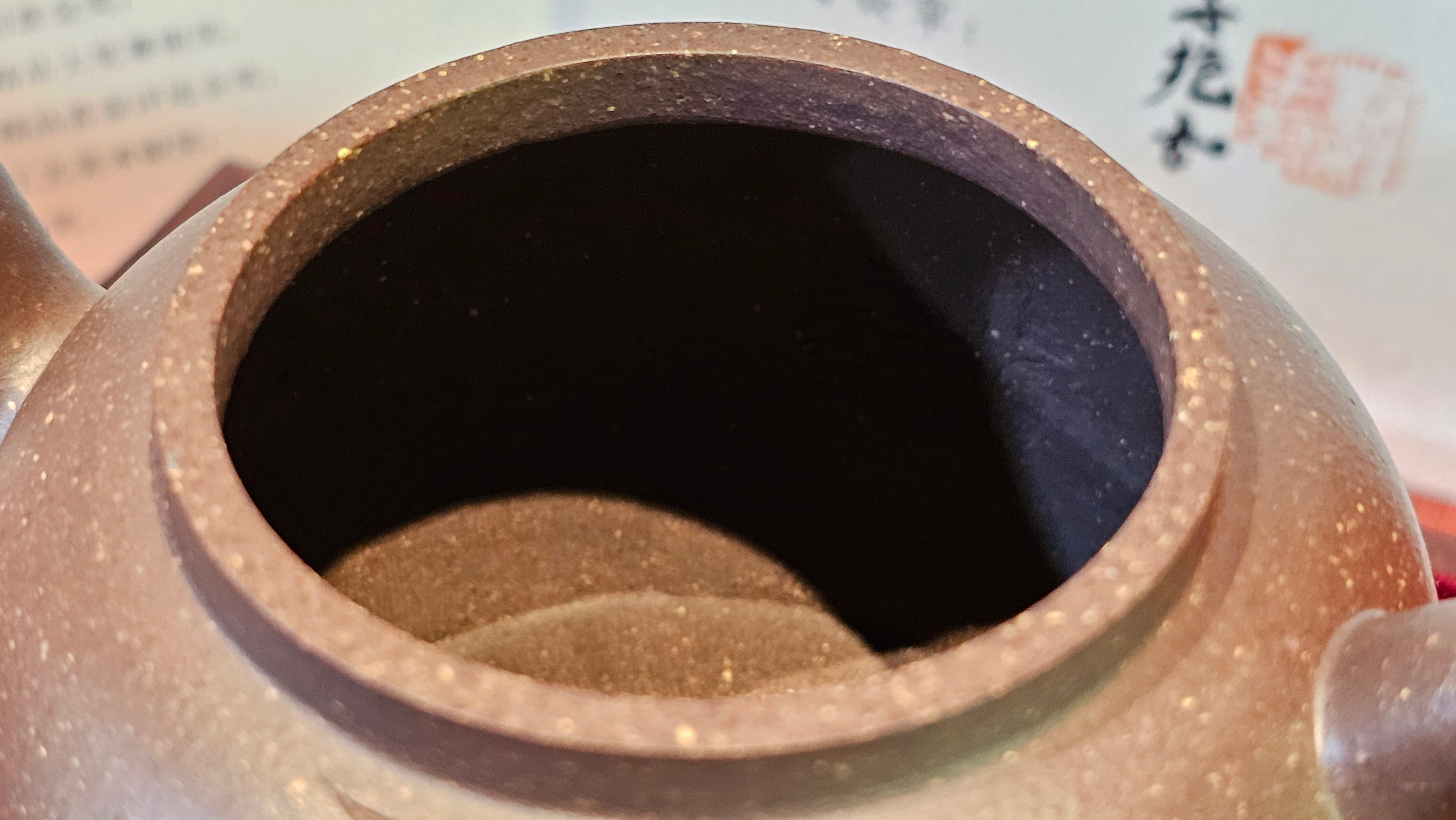 《平盖莲子》"Ping Gai Lian Zi", 233.9ml, Qing Hui Duan Ni 青灰段泥 ~ Crafted by L3A Consummate Master Artist Li Yan Ru 李艳如 ~ Congratulations to Dr W.S.! 1012hrs 6th Sept 2025! Phoenix, AZ!