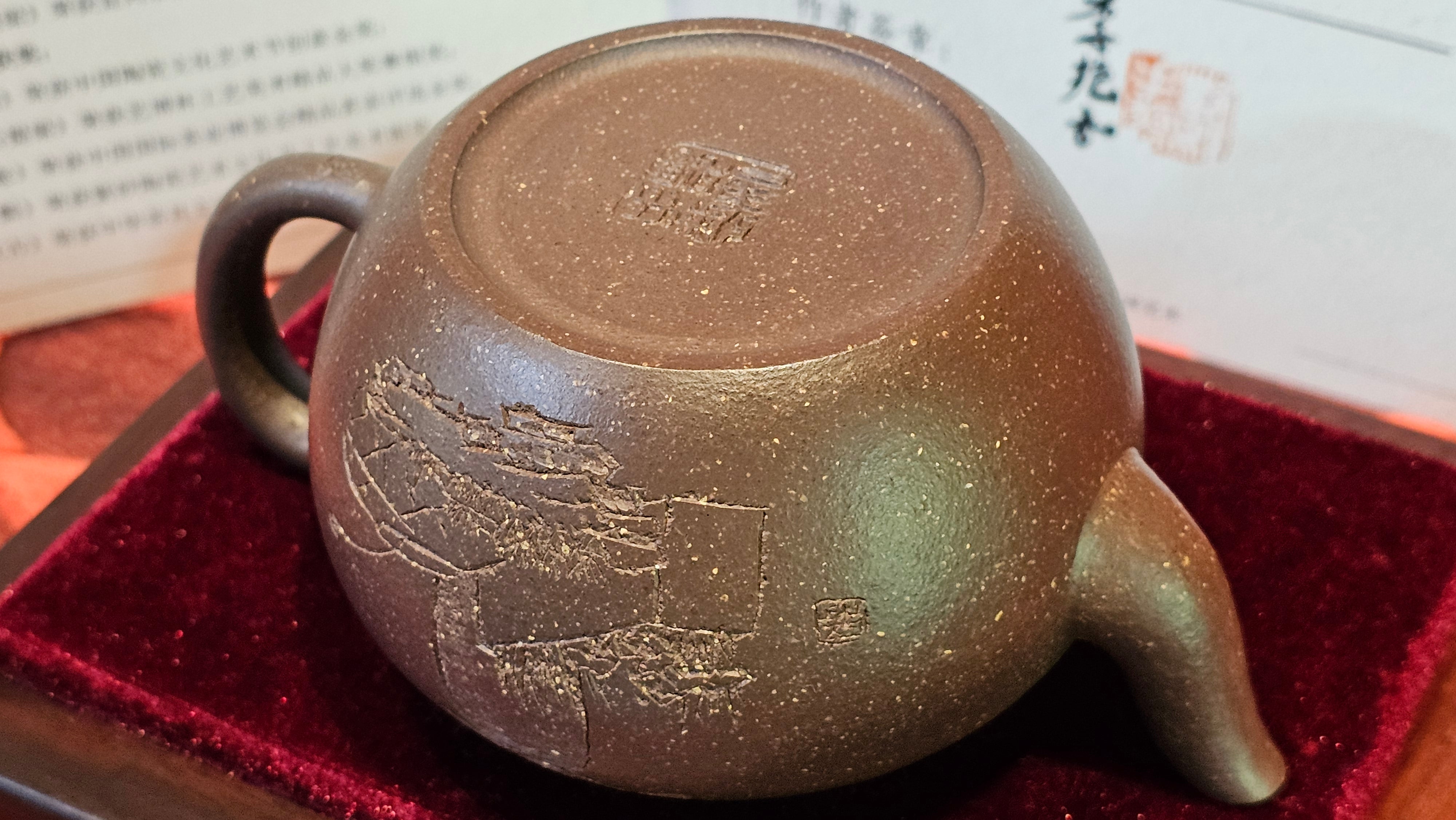 《平盖莲子》"Ping Gai Lian Zi", 233.9ml, Qing Hui Duan Ni 青灰段泥 ~ Crafted by L3A Consummate Master Artist Li Yan Ru 李艳如 ~ Congratulations to Dr W.S.! 1012hrs 6th Sept 2025! Phoenix, AZ!