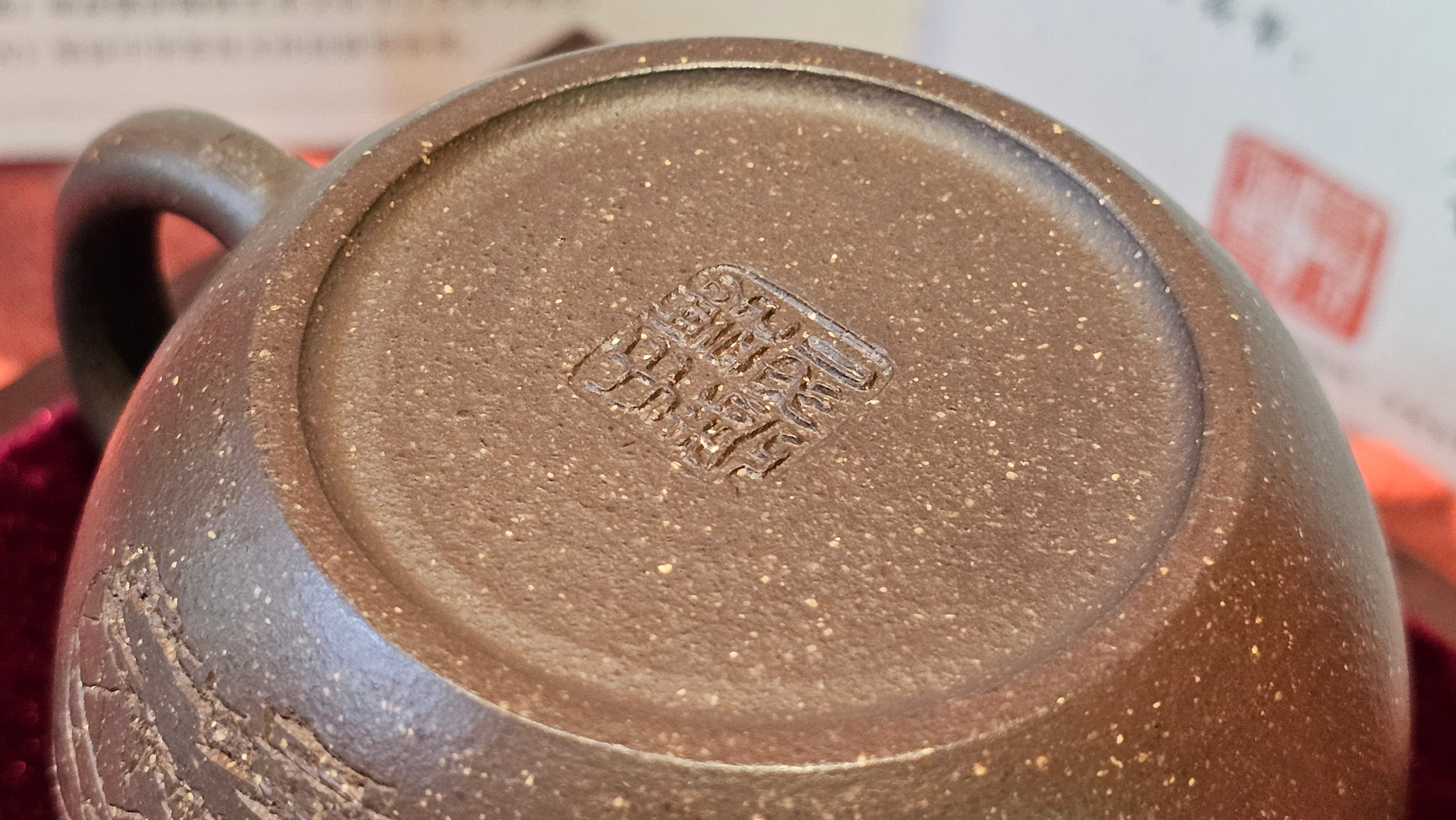 《平盖莲子》"Ping Gai Lian Zi", 233.9ml, Qing Hui Duan Ni 青灰段泥 ~ Crafted by L3A Consummate Master Artist Li Yan Ru 李艳如 ~ Congratulations to Dr W.S.! 1012hrs 6th Sept 2025! Phoenix, AZ!