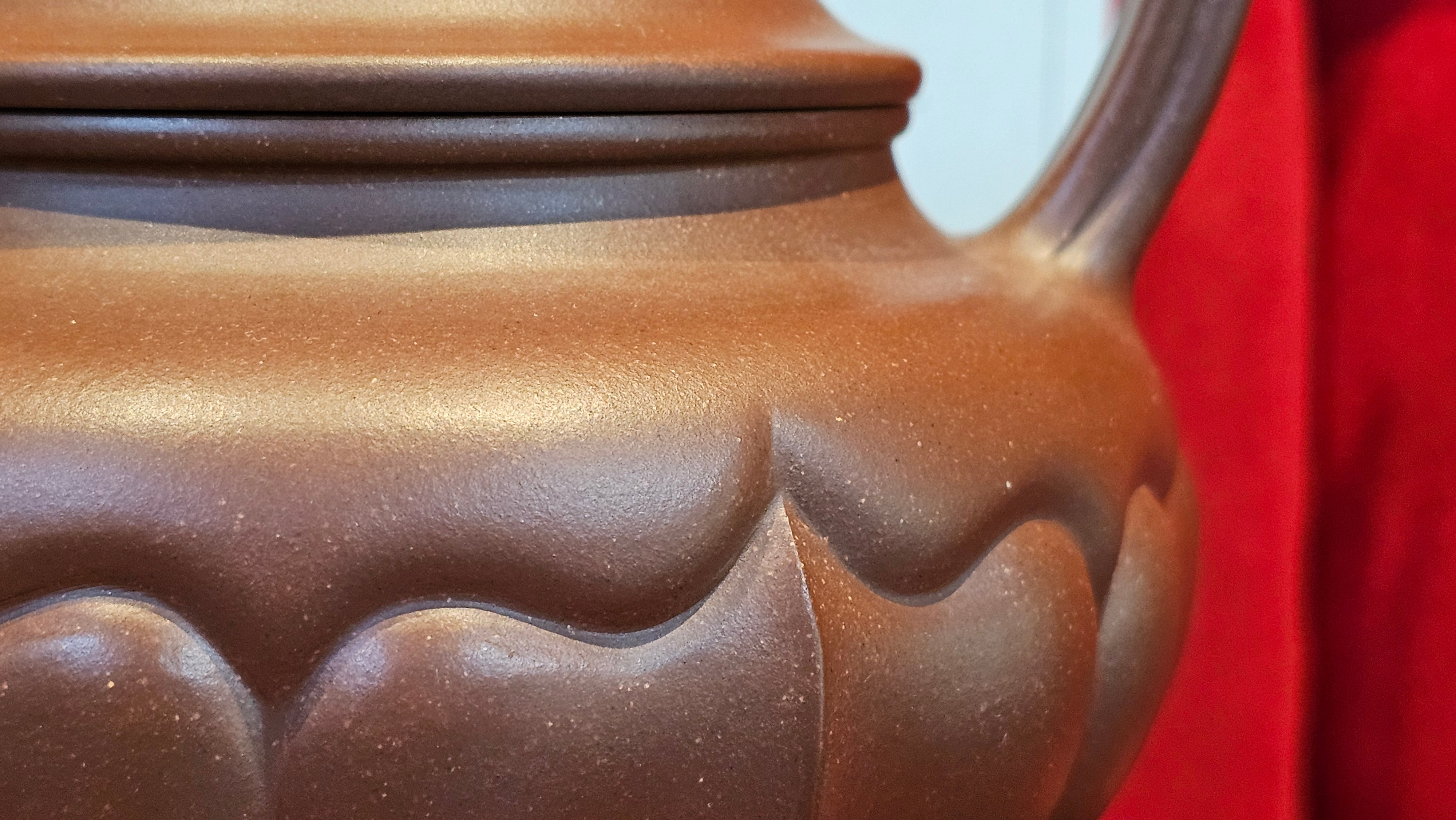 《禅意提梁》"Chan Yi Ti Liang~ Meditative Enlightenment:Top Handle", 493.3ml, ~ Crafted by L3A Master Consummate Artist Li Yan Ru 李艳如。