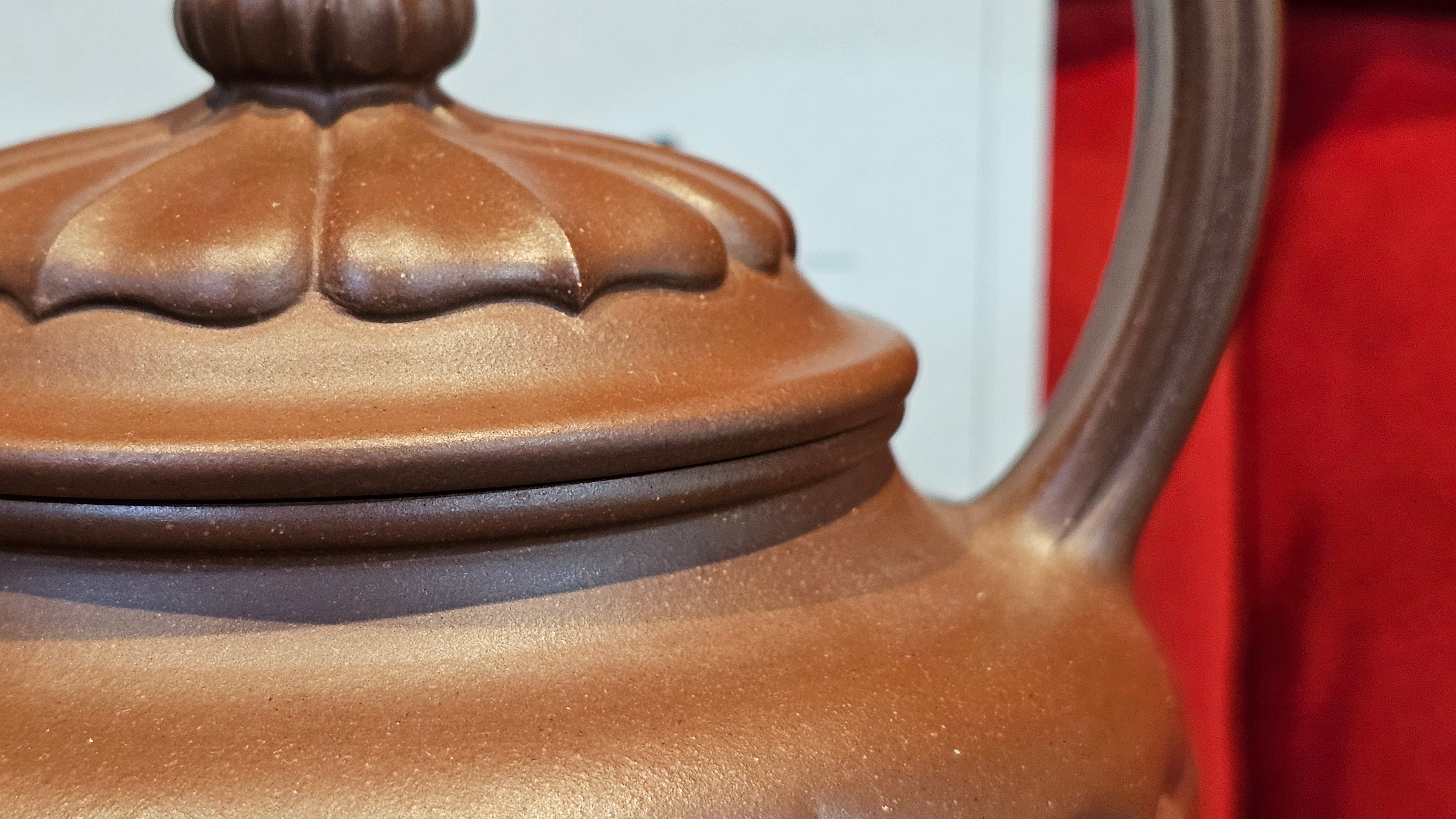 《禅意提梁》"Chan Yi Ti Liang~ Meditative Enlightenment:Top Handle", 493.3ml, ~ Crafted by L3A Master Consummate Artist Li Yan Ru 李艳如。