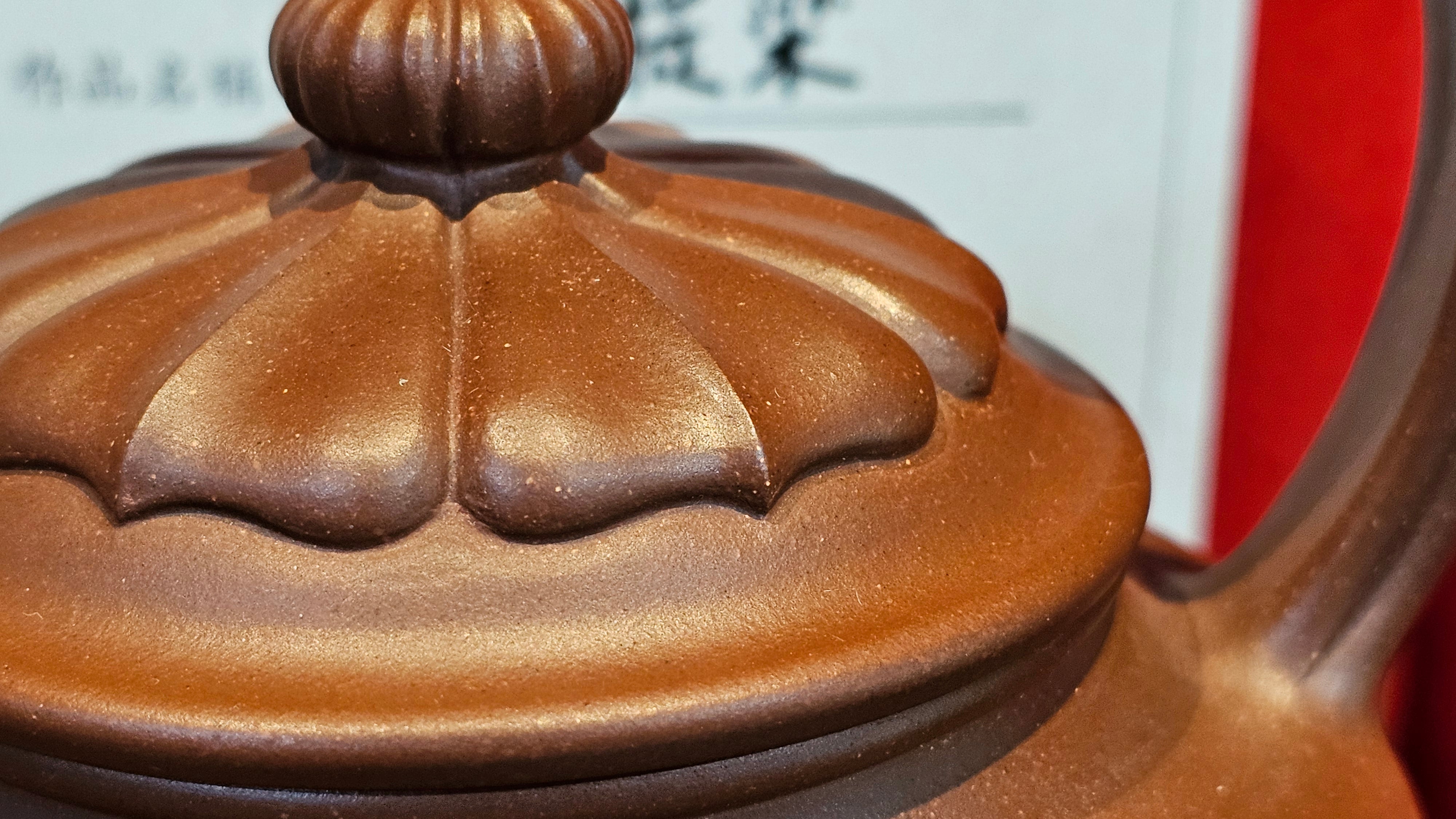 《禅意提梁》"Chan Yi Ti Liang~ Meditative Enlightenment:Top Handle", 493.3ml, ~ Crafted by L3A Master Consummate Artist Li Yan Ru 李艳如。