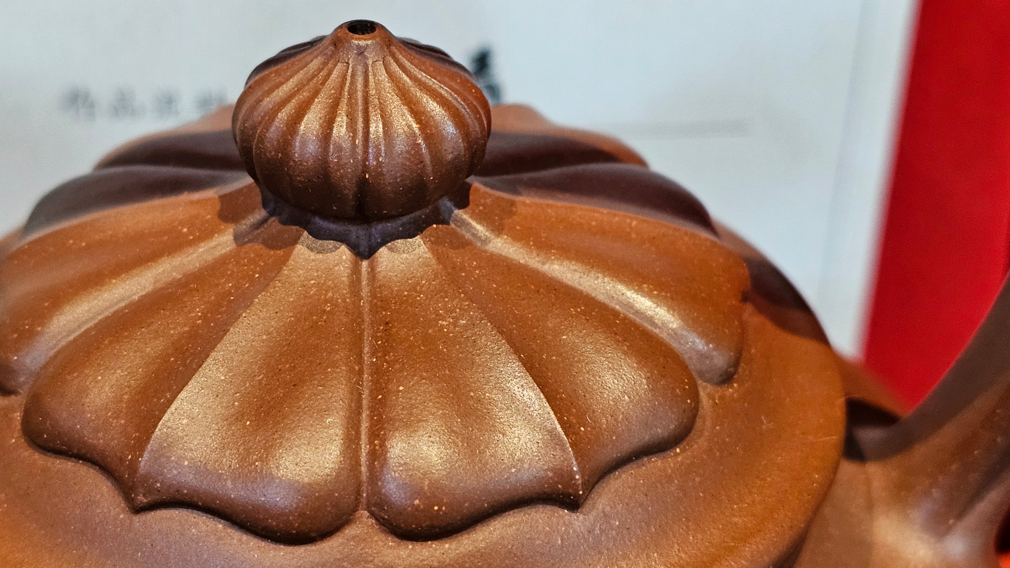 《禅意提梁》"Chan Yi Ti Liang~ Meditative Enlightenment:Top Handle", 493.3ml, ~ Crafted by L3A Master Consummate Artist Li Yan Ru 李艳如。