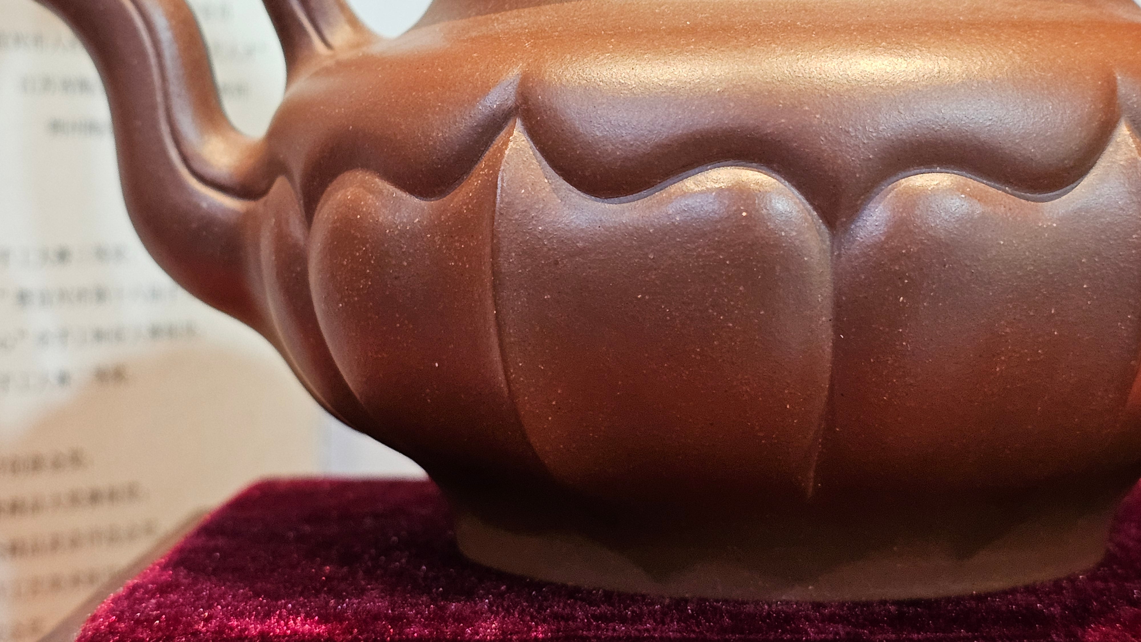 《禅意提梁》"Chan Yi Ti Liang~ Meditative Enlightenment:Top Handle", 493.3ml, ~ Crafted by L3A Master Consummate Artist Li Yan Ru 李艳如。