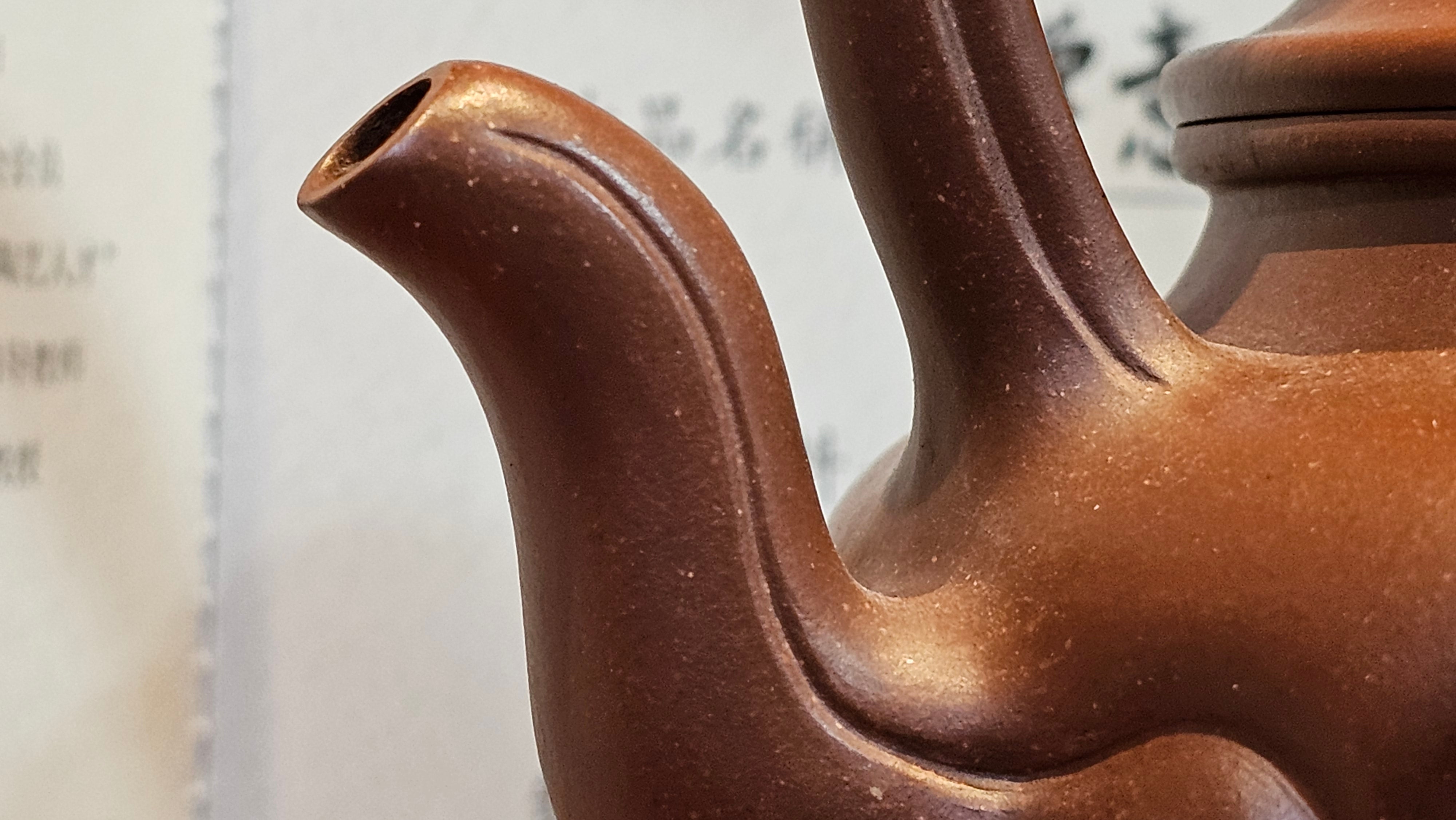 《禅意提梁》"Chan Yi Ti Liang~ Meditative Enlightenment:Top Handle", 493.3ml, ~ Crafted by L3A Master Consummate Artist Li Yan Ru 李艳如。